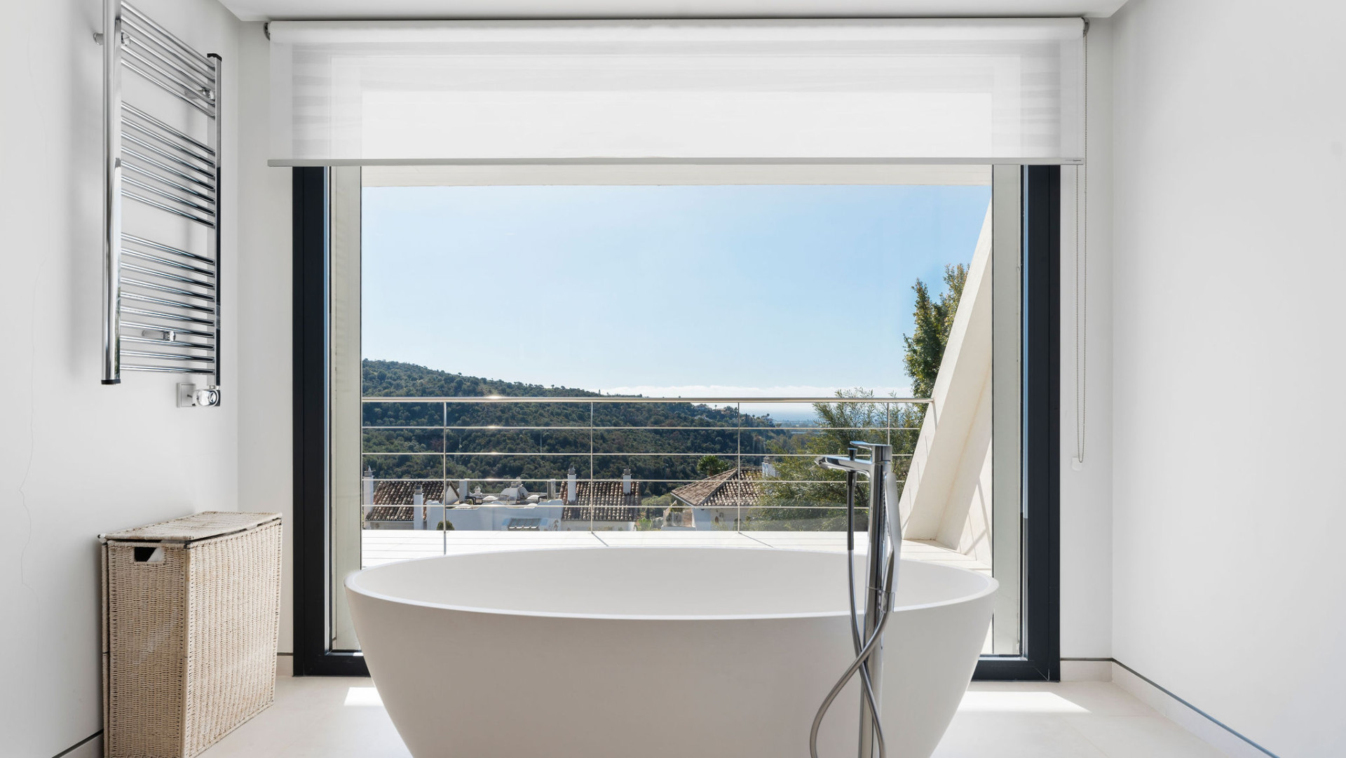 Villa with Panoramic Views · Photo 16
