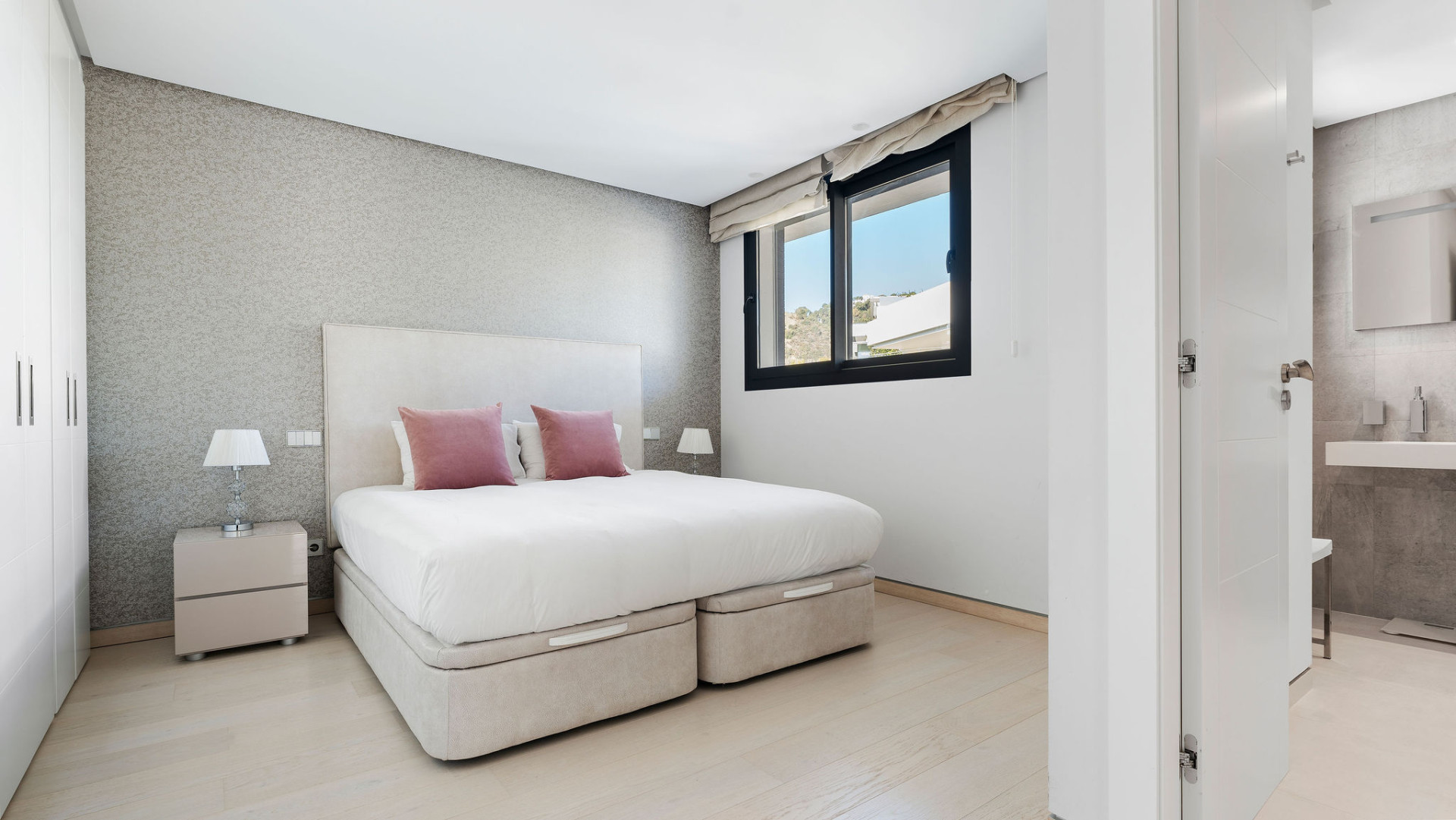 Villa with Panoramic Views · Photo 12