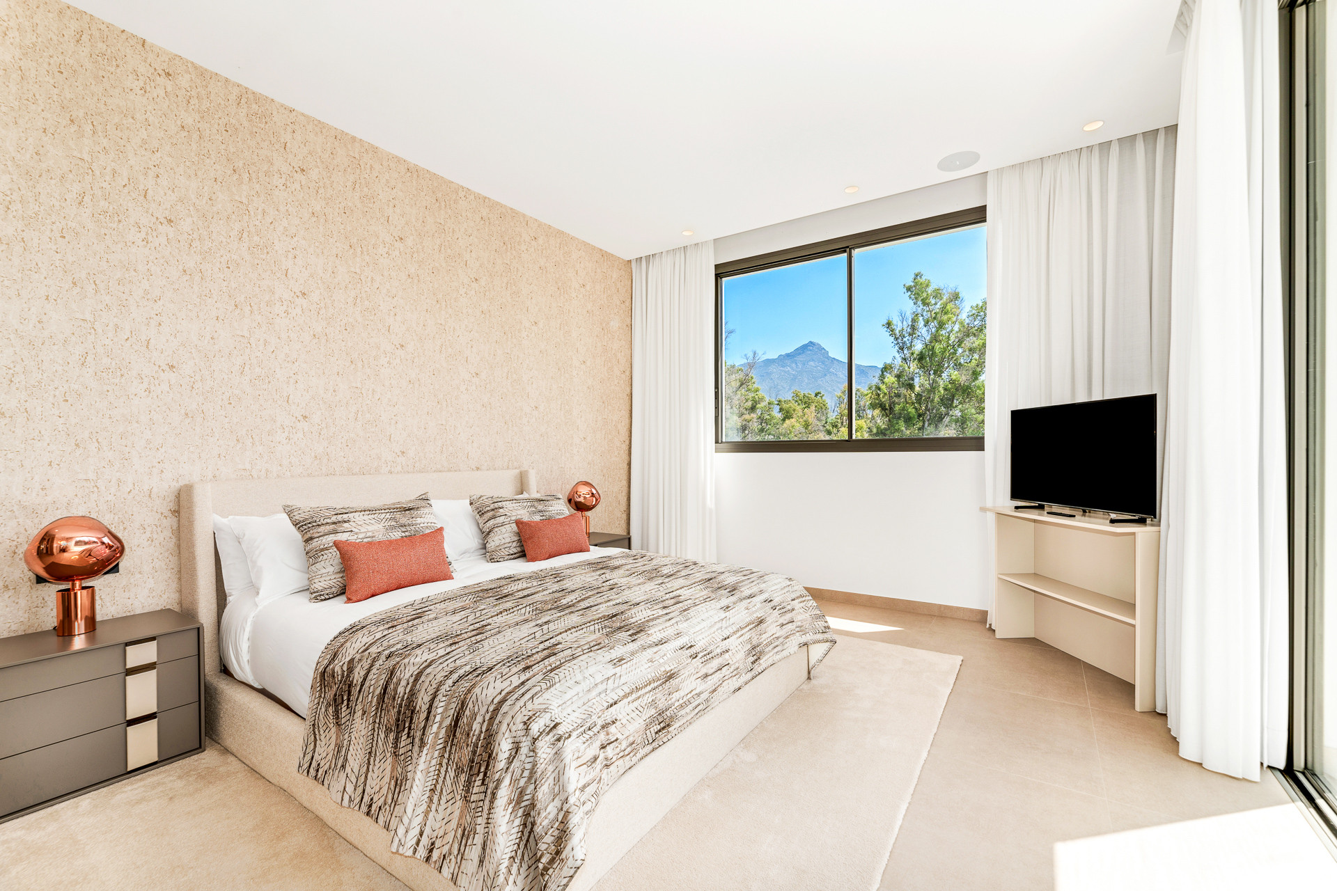 Moderní Luxusní Vila s Úchvatnými Výhledy · Fotografie 15