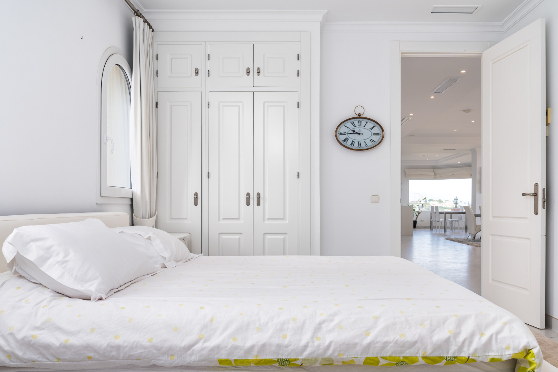 Luxury Villa with Panoramic Views · Photo 21