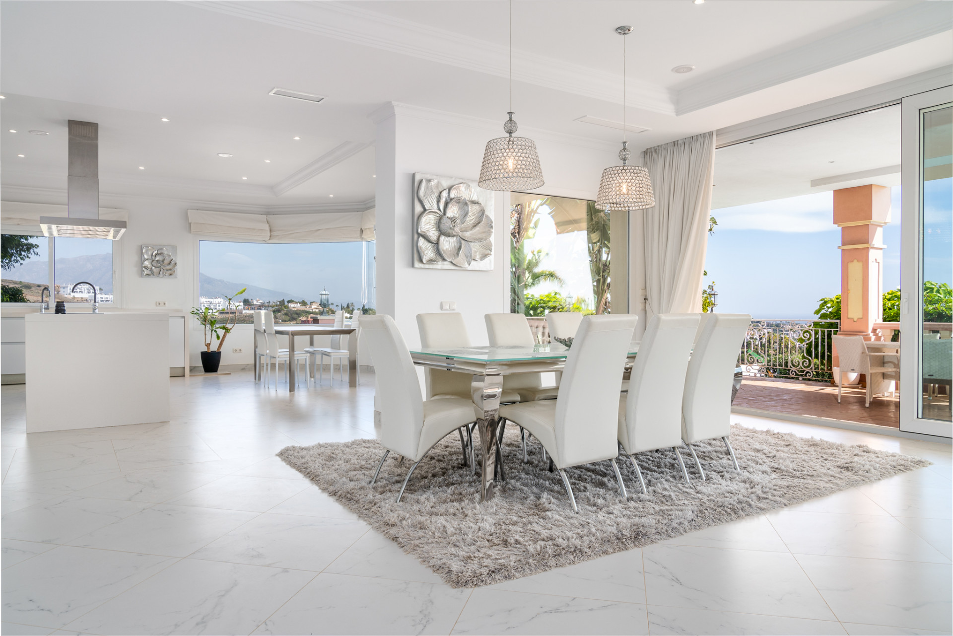 Luxury Villa with Panoramic Views · Photo 10