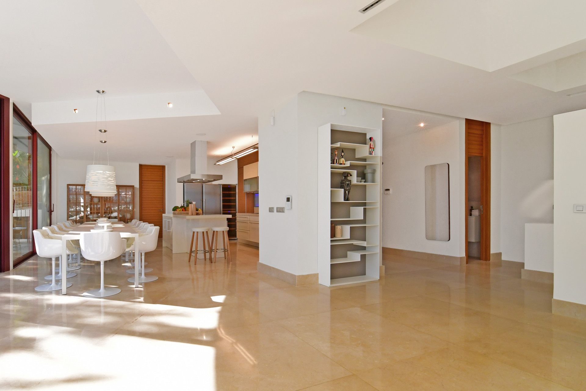 Luxury Villa with Stunning Views · Photo 9