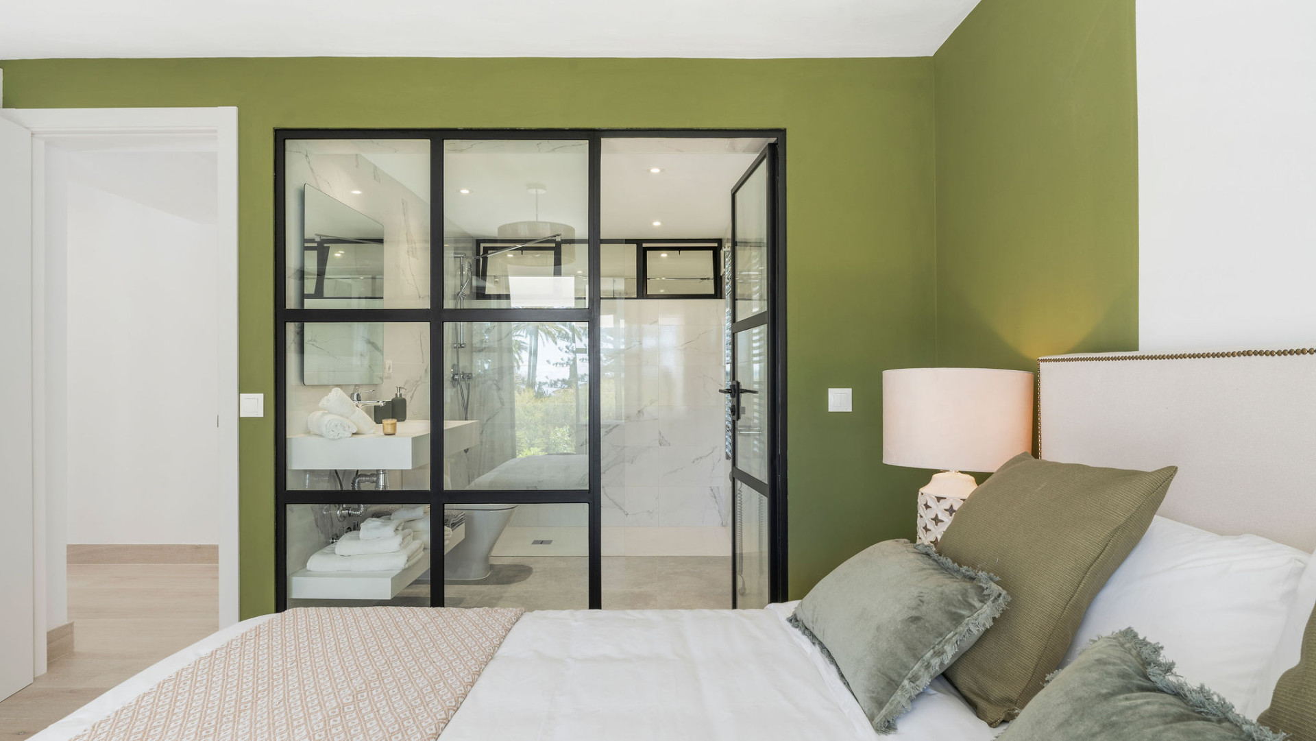 Renovated Villa with Private Pool · Photo 13