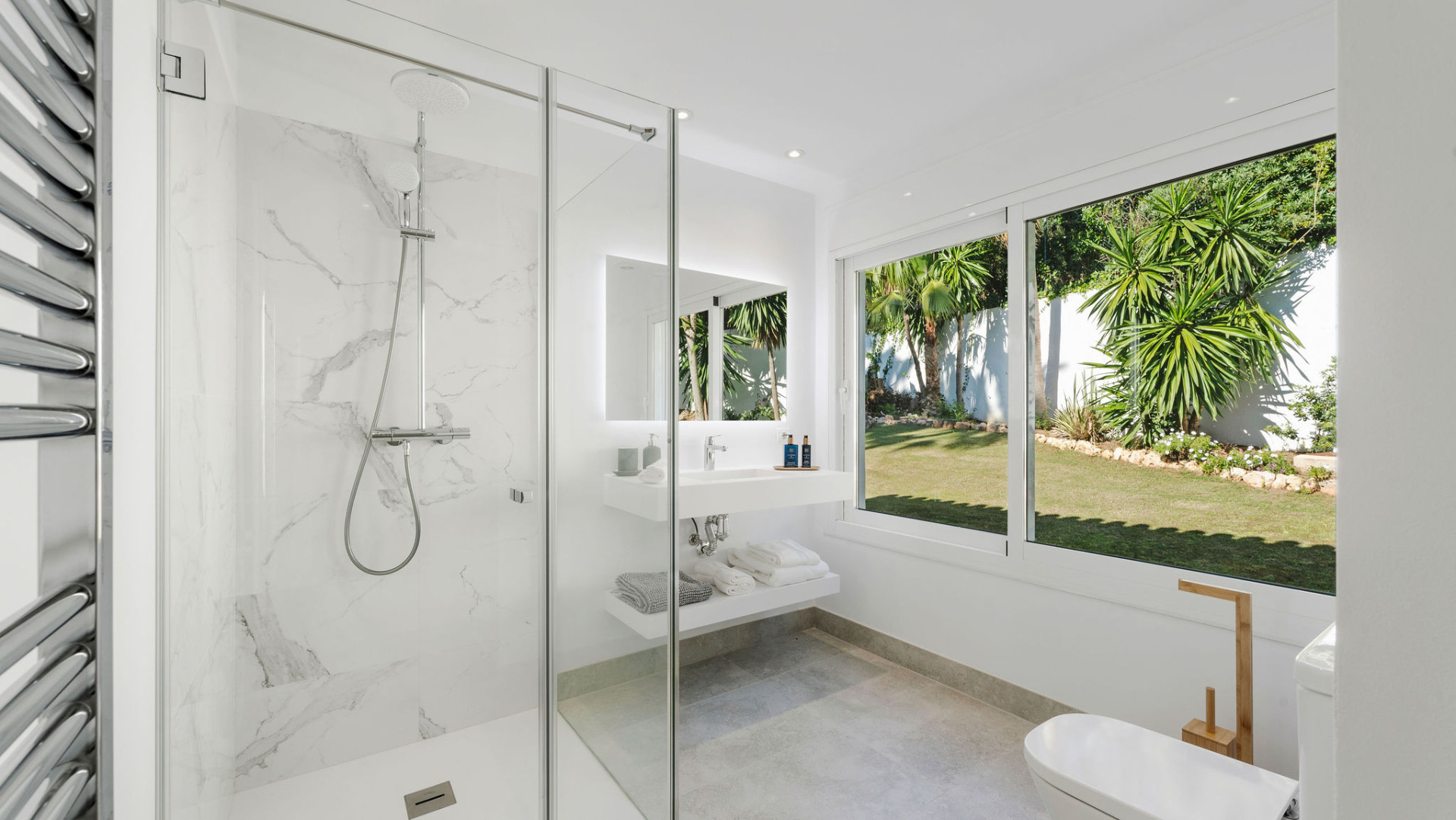Renovated Villa with Private Pool · Photo 16