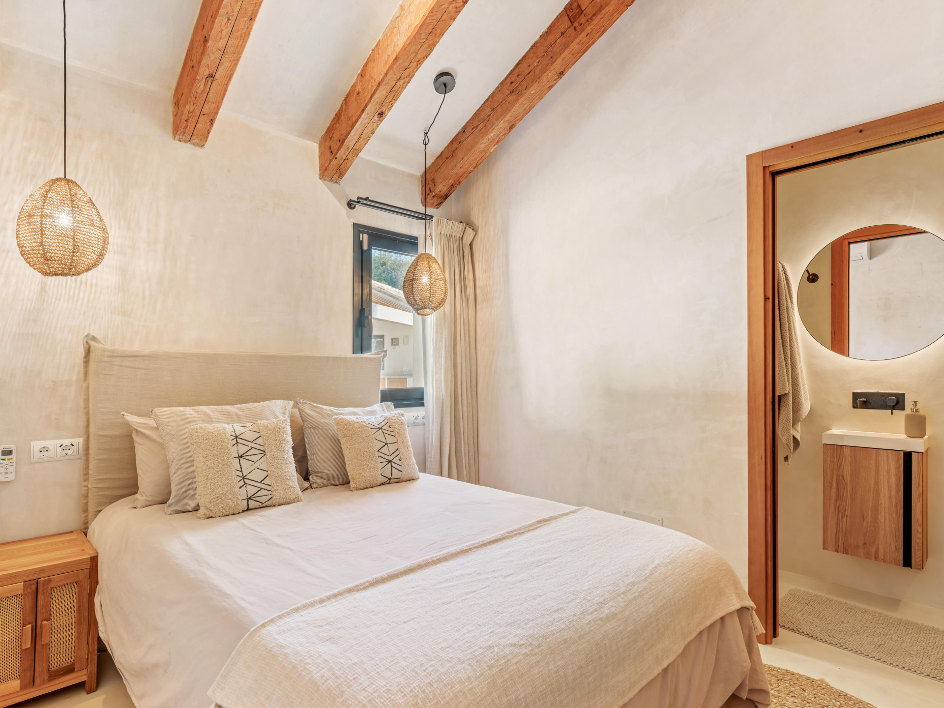 Villa with Panoramic Views · Photo 16