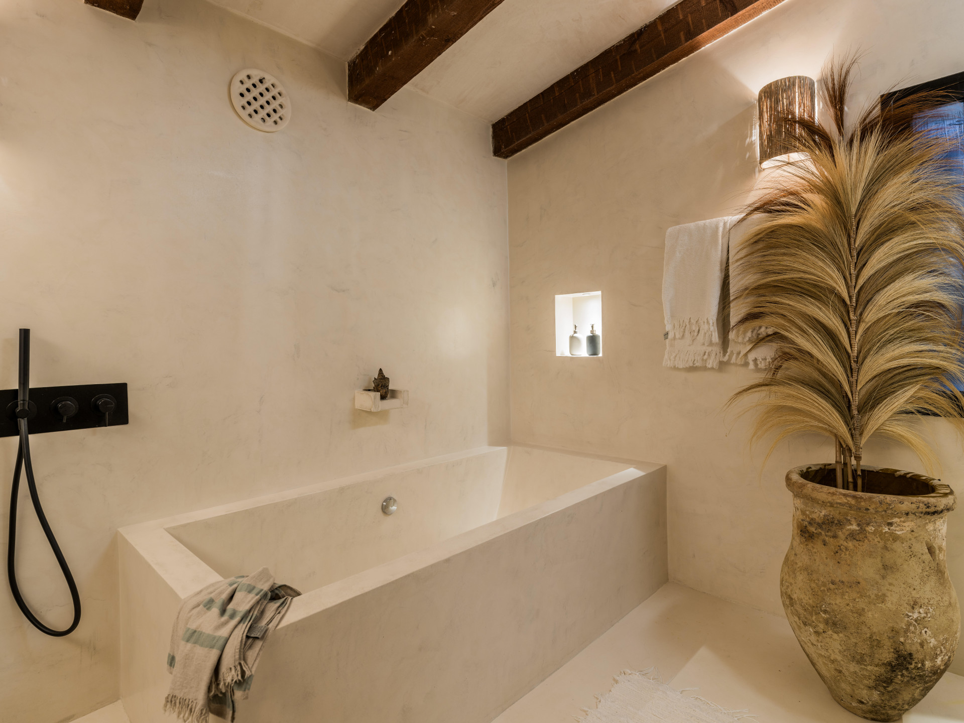 Villa with Panoramic Views · Photo 20