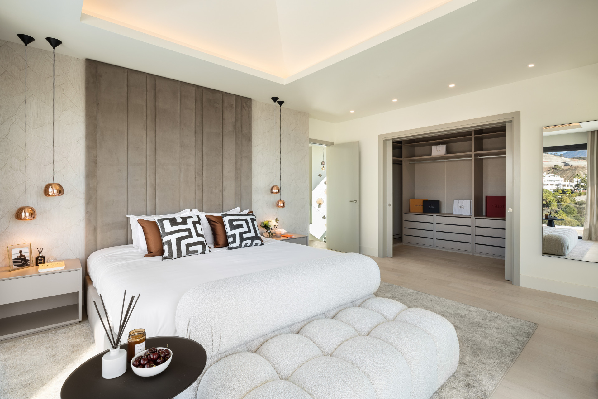 Villa with Stunning Views · Photo 13