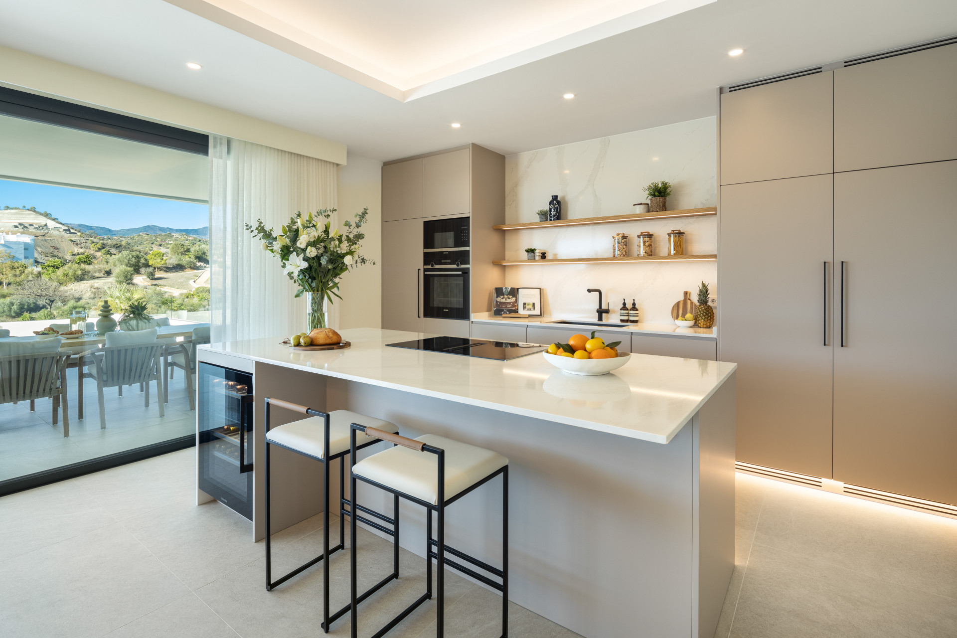 Villa with Stunning Views · Photo 11