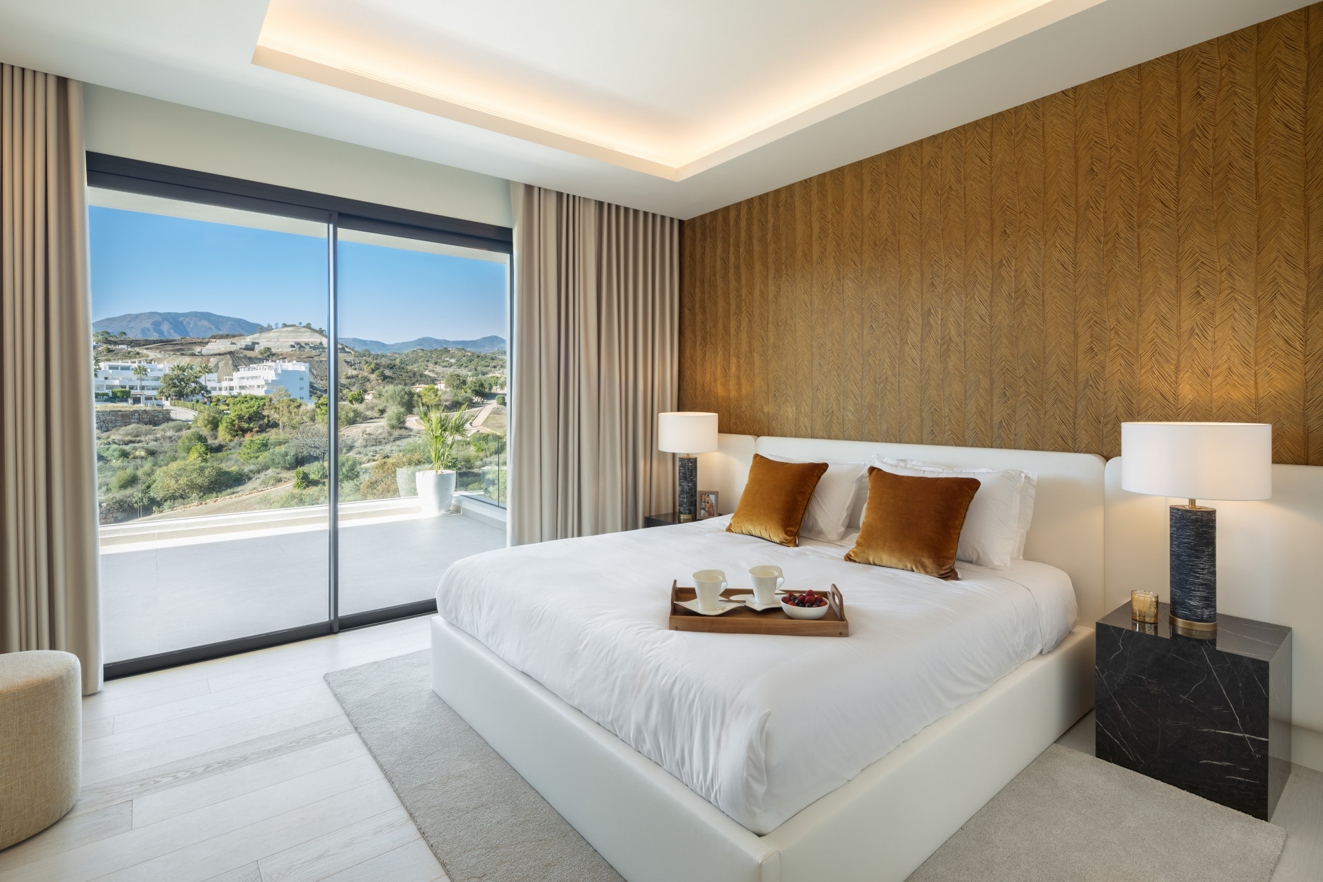 Villa with Stunning Views · Photo 12