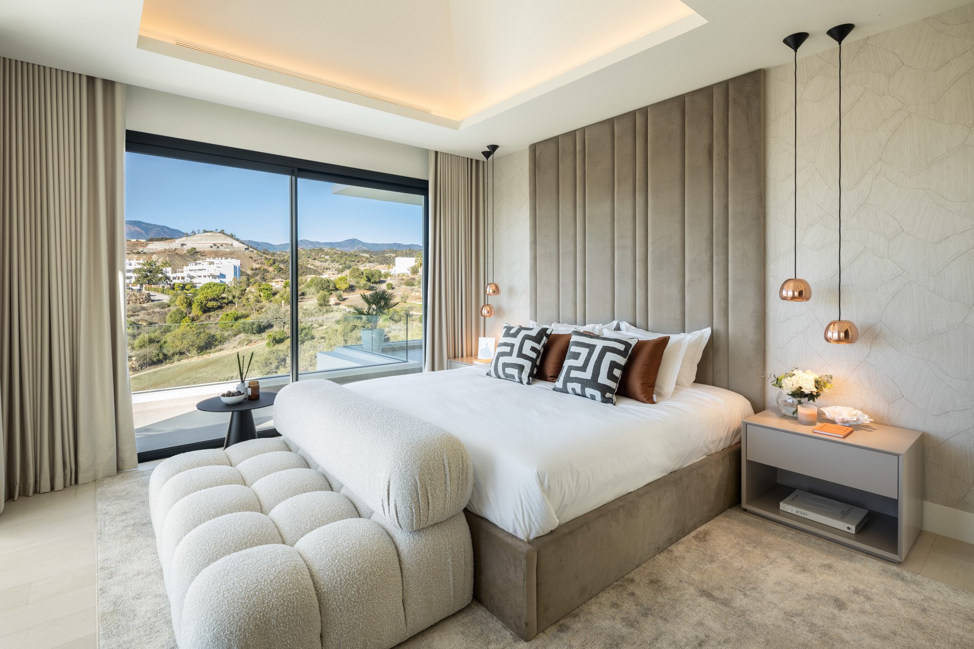 Villa with Stunning Views · Photo 15