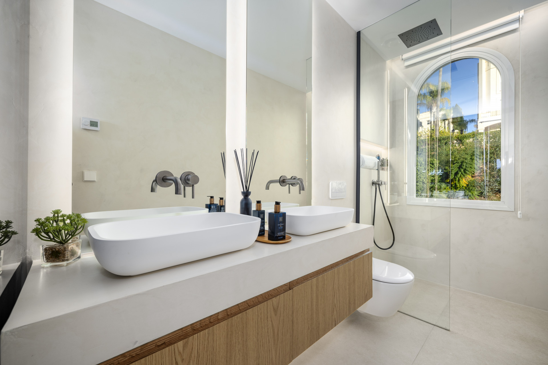 Dvojúrovňové Penthouse s Panoramatickými Výhledy · Fotografie 21