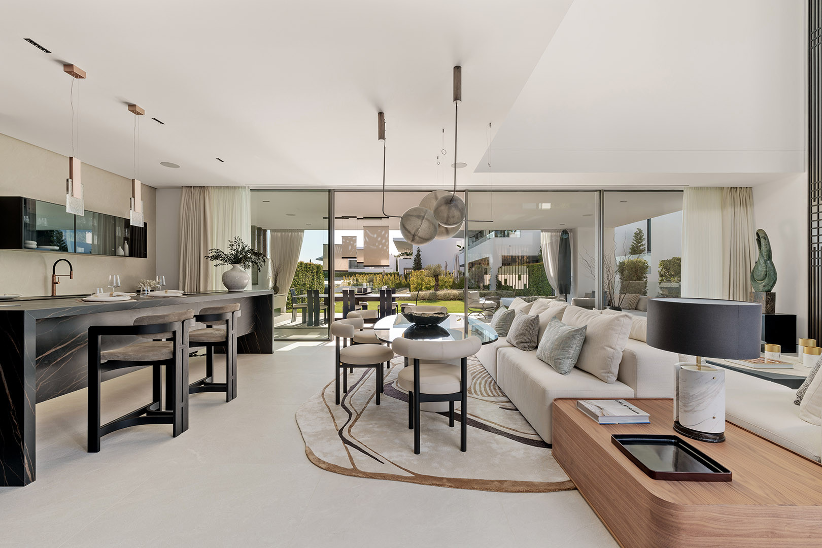 Semi-Detached Luxury Villa · Photo 9