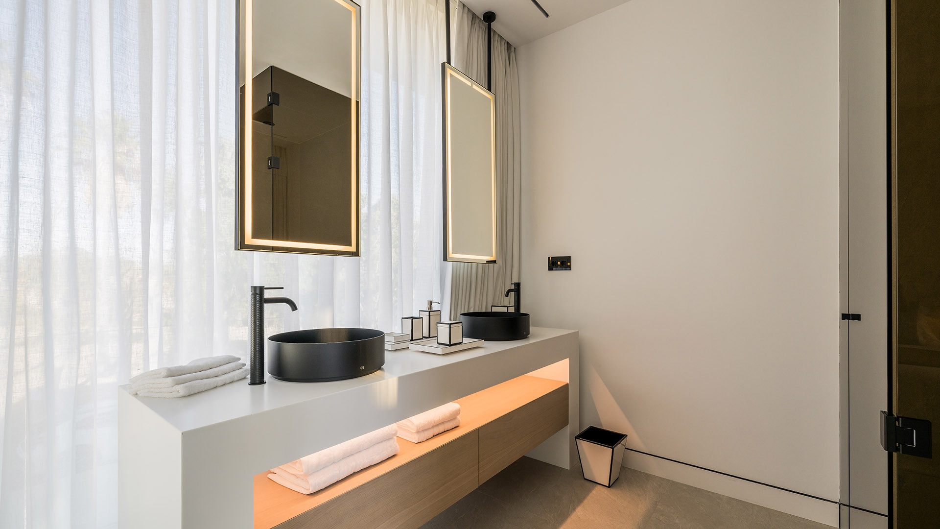 Semi-Detached Luxury Villa · Photo 21
