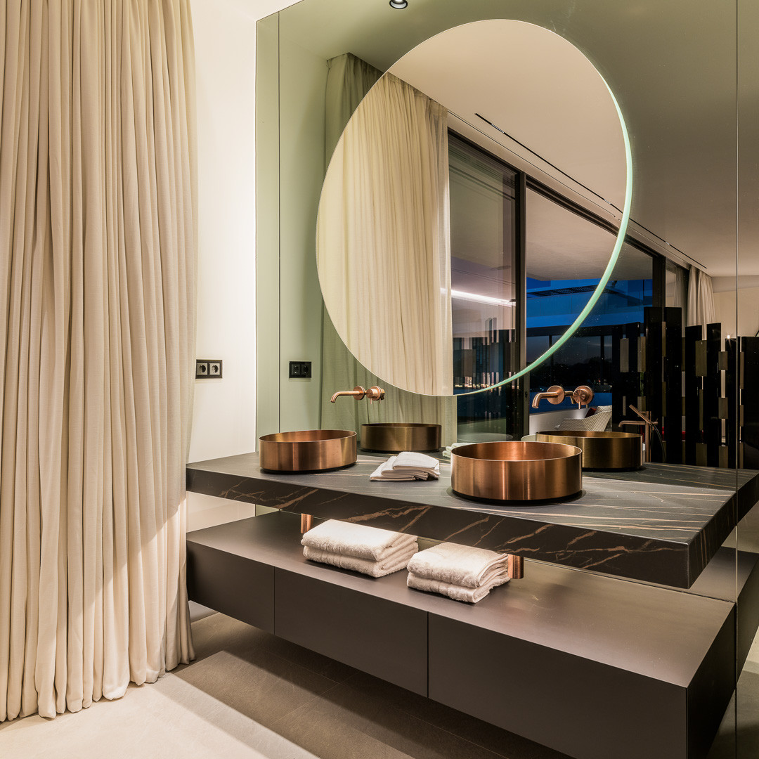 Semi-Detached Luxury Villa · Photo 16