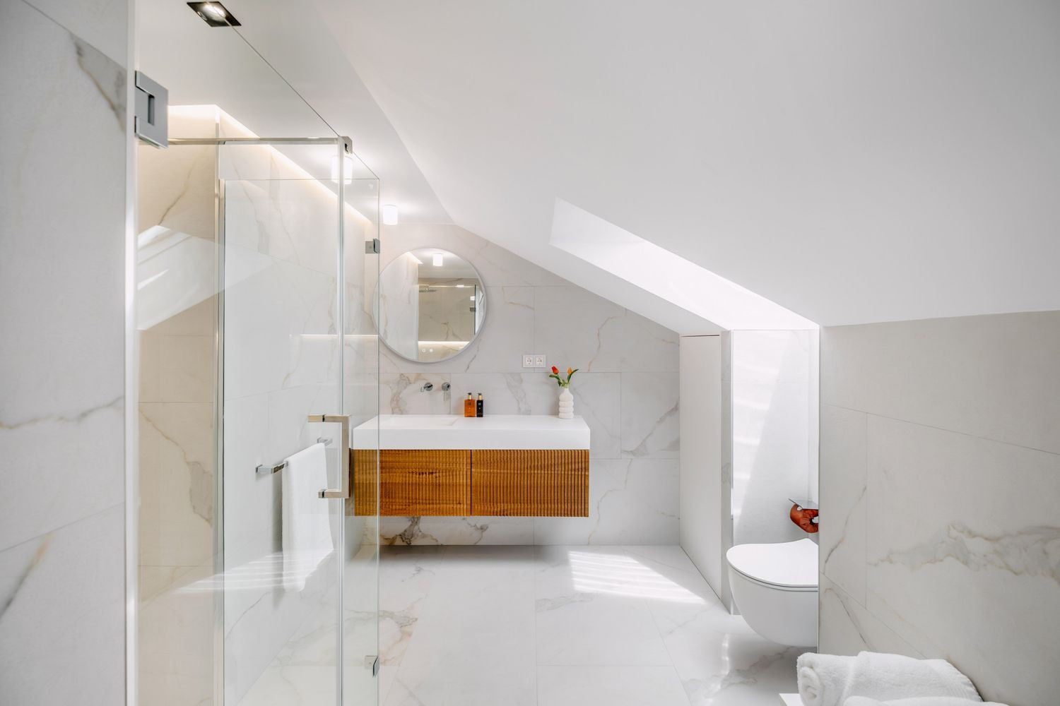 Duplex Penthouse with Panoramic Views · Photo 19