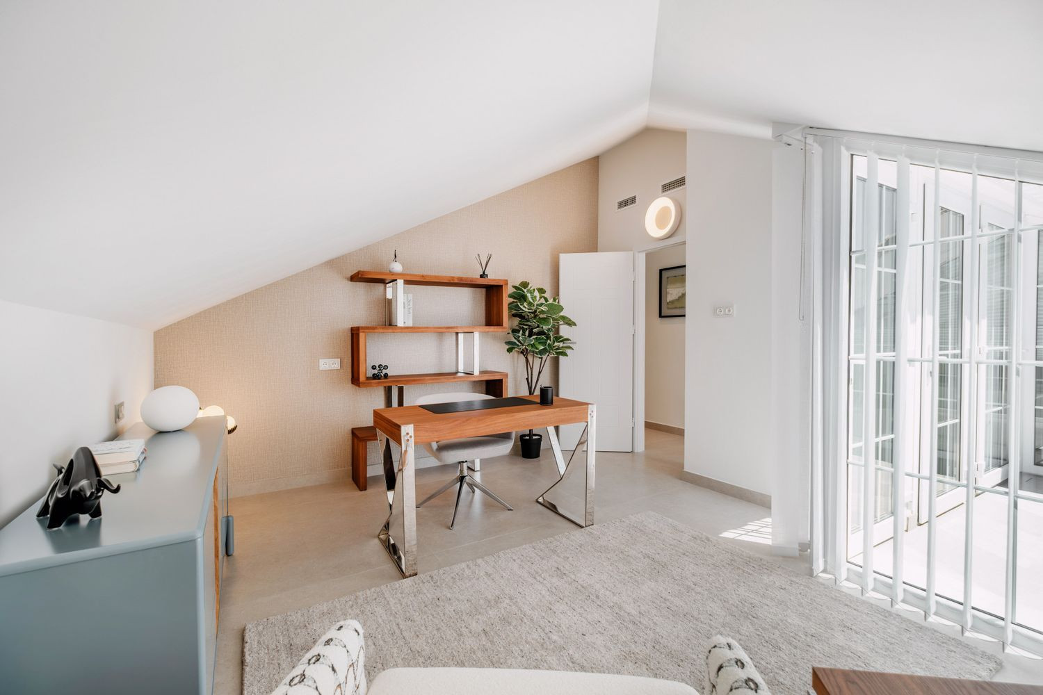Duplex Penthouse with Panoramic Views · Photo 9
