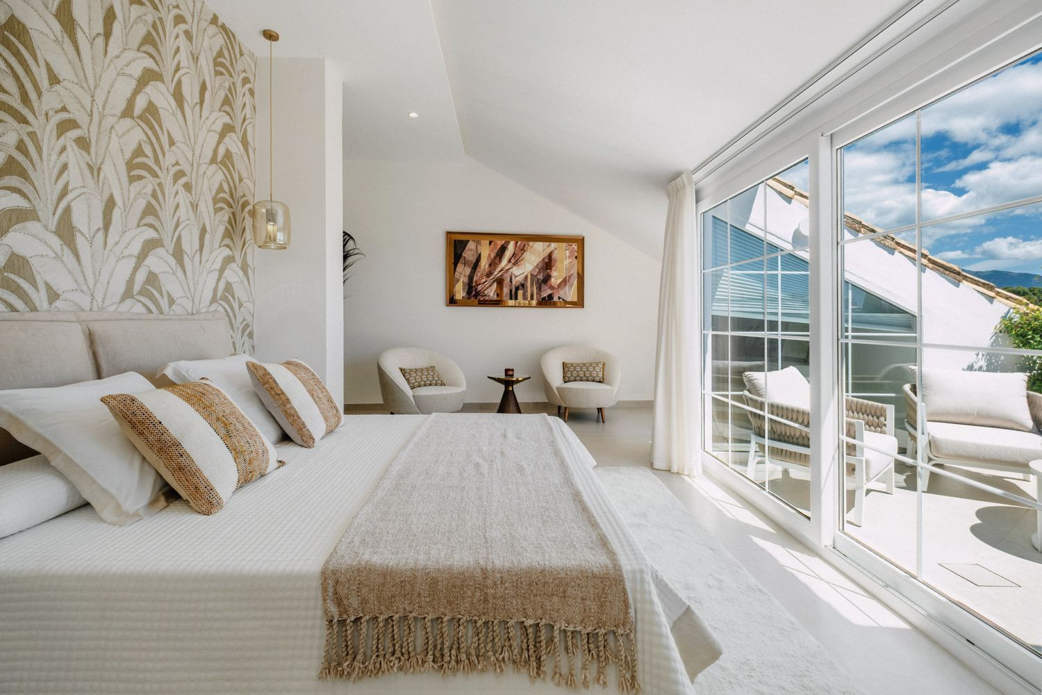 Duplex Penthouse with Panoramic Views · Photo 14