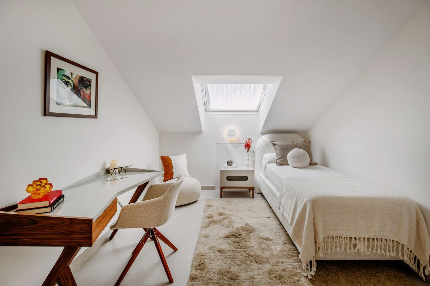Duplex Penthouse with Panoramic Views · Photo 16