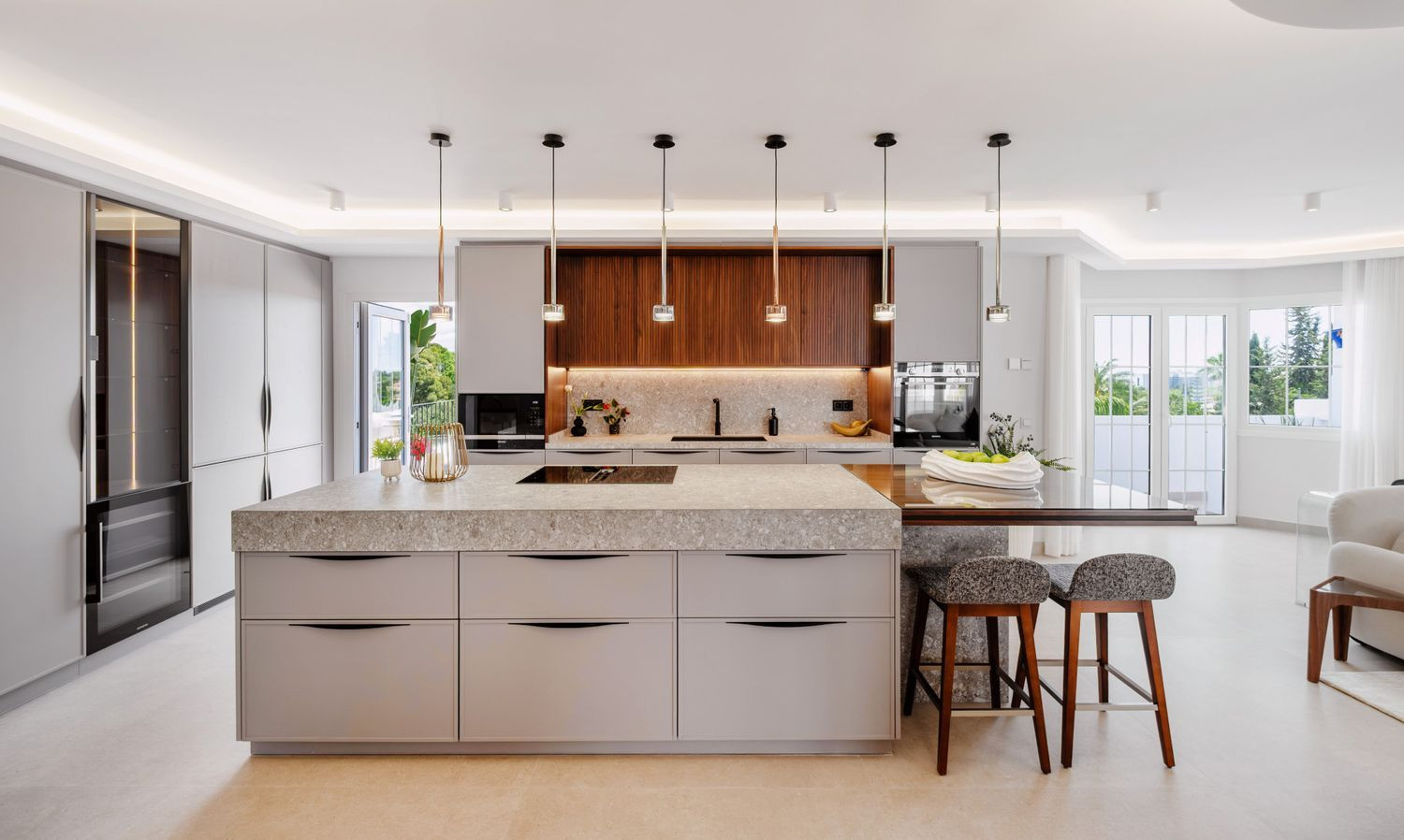 Duplex Penthouse with Panoramic Views · Photo 13