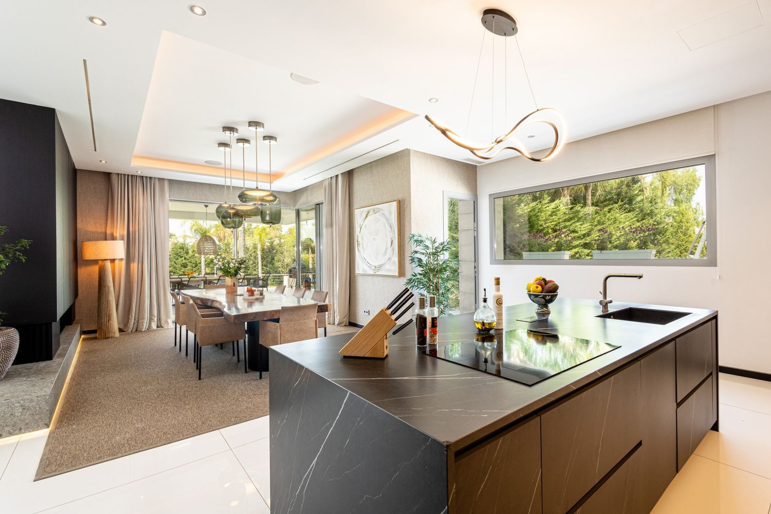 Modern Villa with Panoramic Views · Photo 12