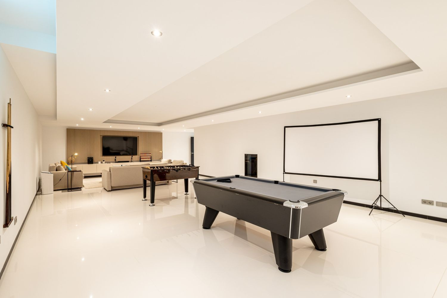 Modern Villa with Panoramic Views · Photo 23