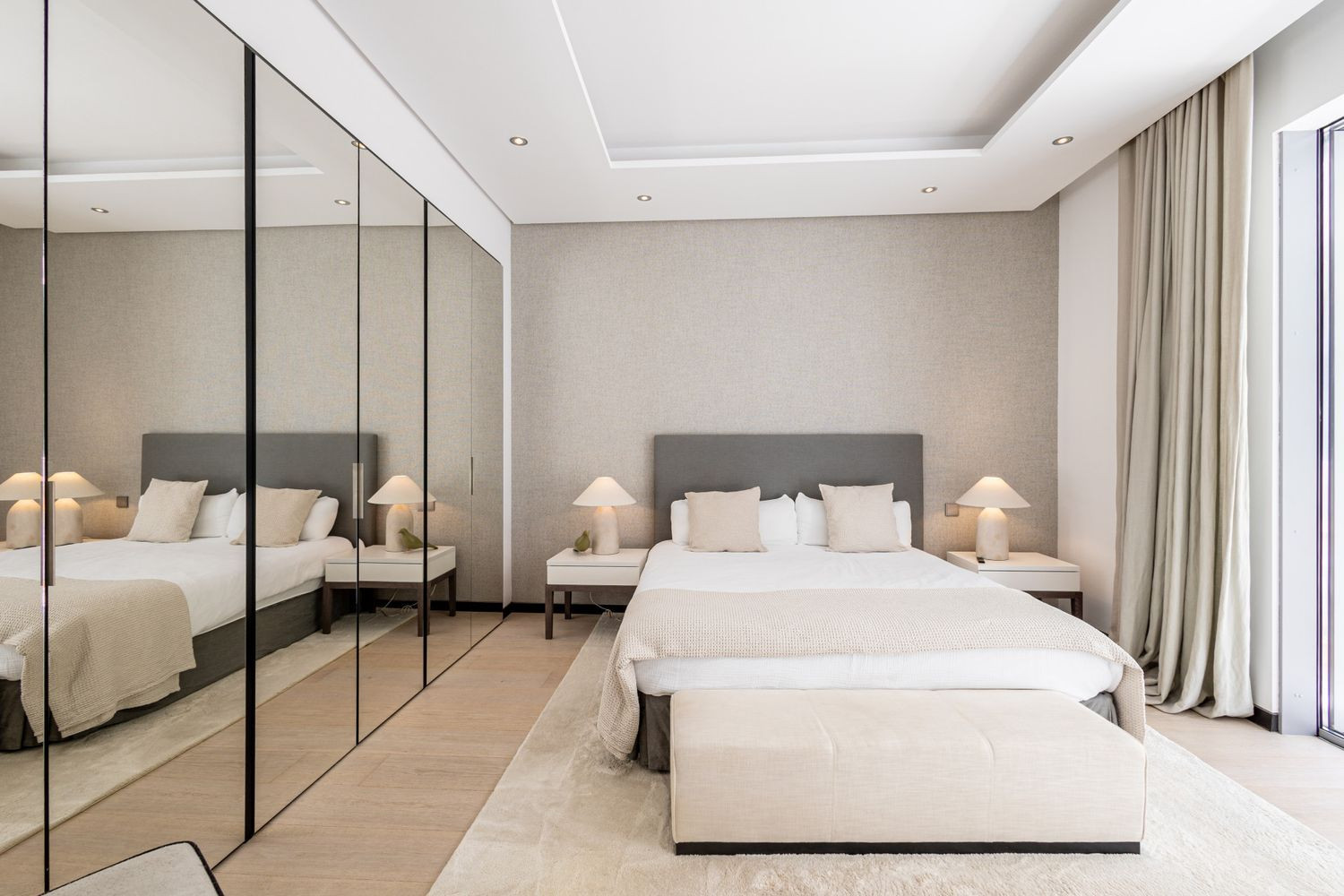Modern Villa with Panoramic Views · Photo 17