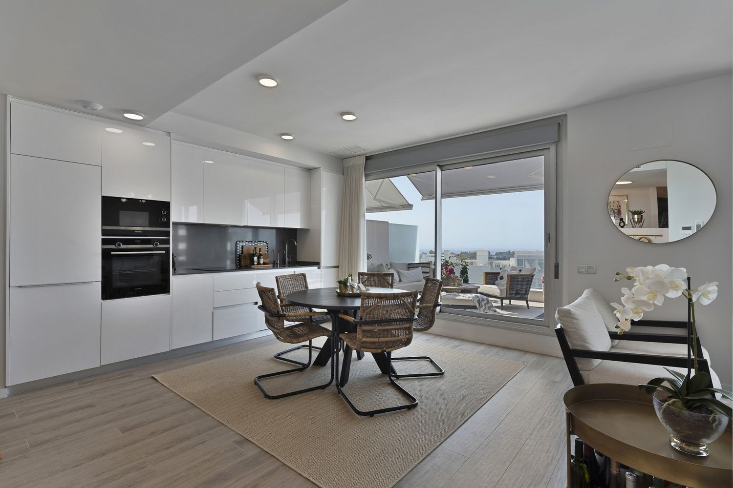 Dvojpodlažní Penthouse s Panoramatickým Výhledem · Fotografie 9