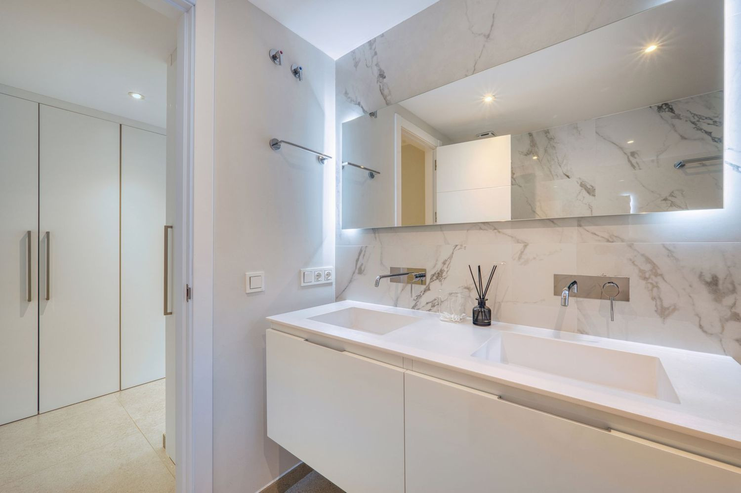 Moderní Penthouse s Výhledem na Hory · Fotografie 19