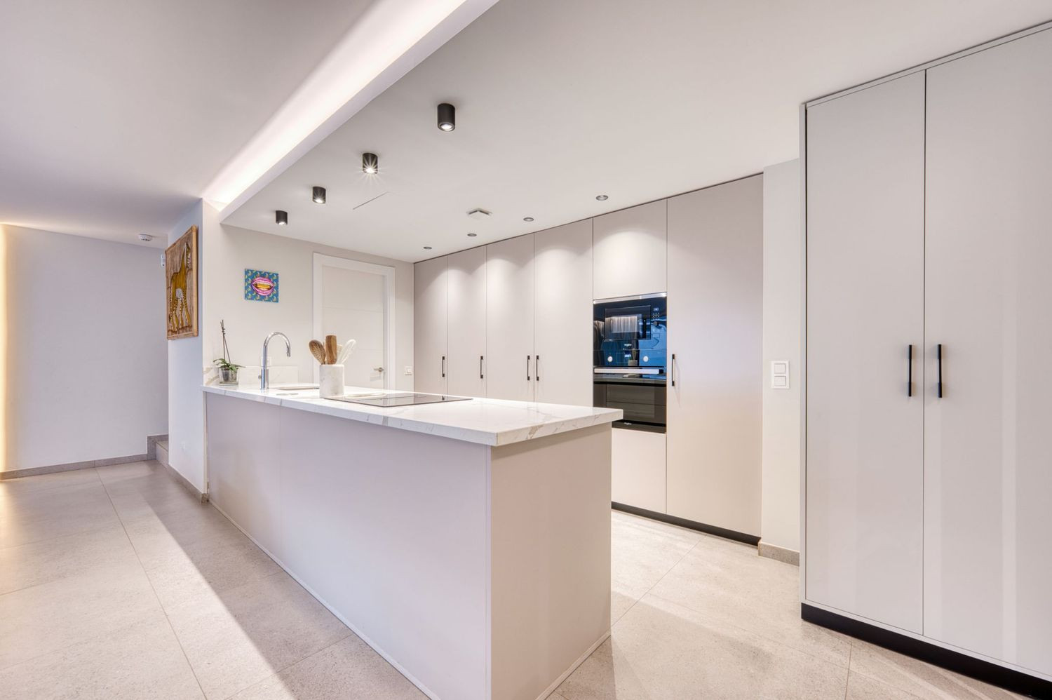 Moderní Penthouse s Výhledem na Hory · Fotografie 11