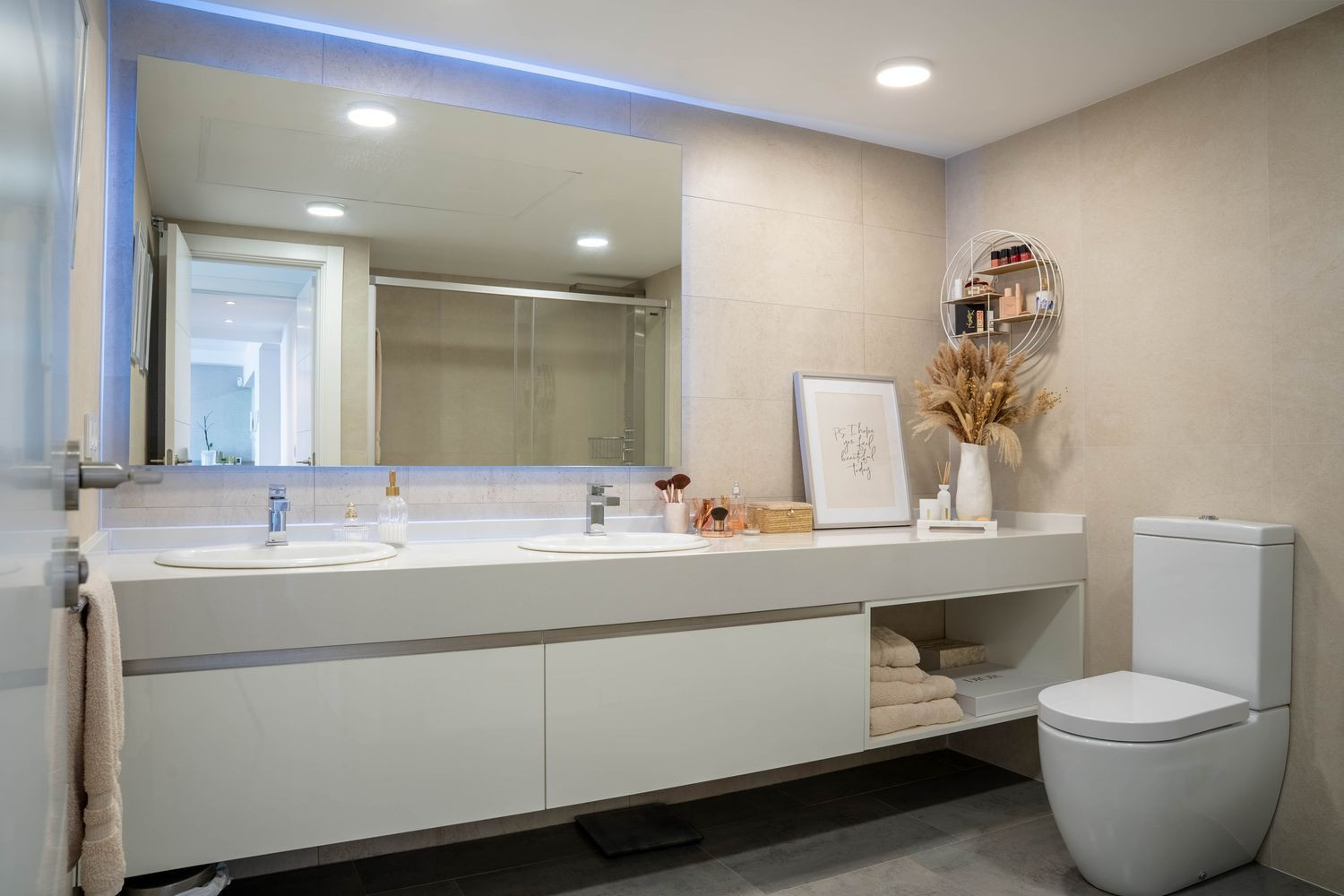 Nowoczesny Apartament z Zachwycającym Widokiem · Zdjęcie 17