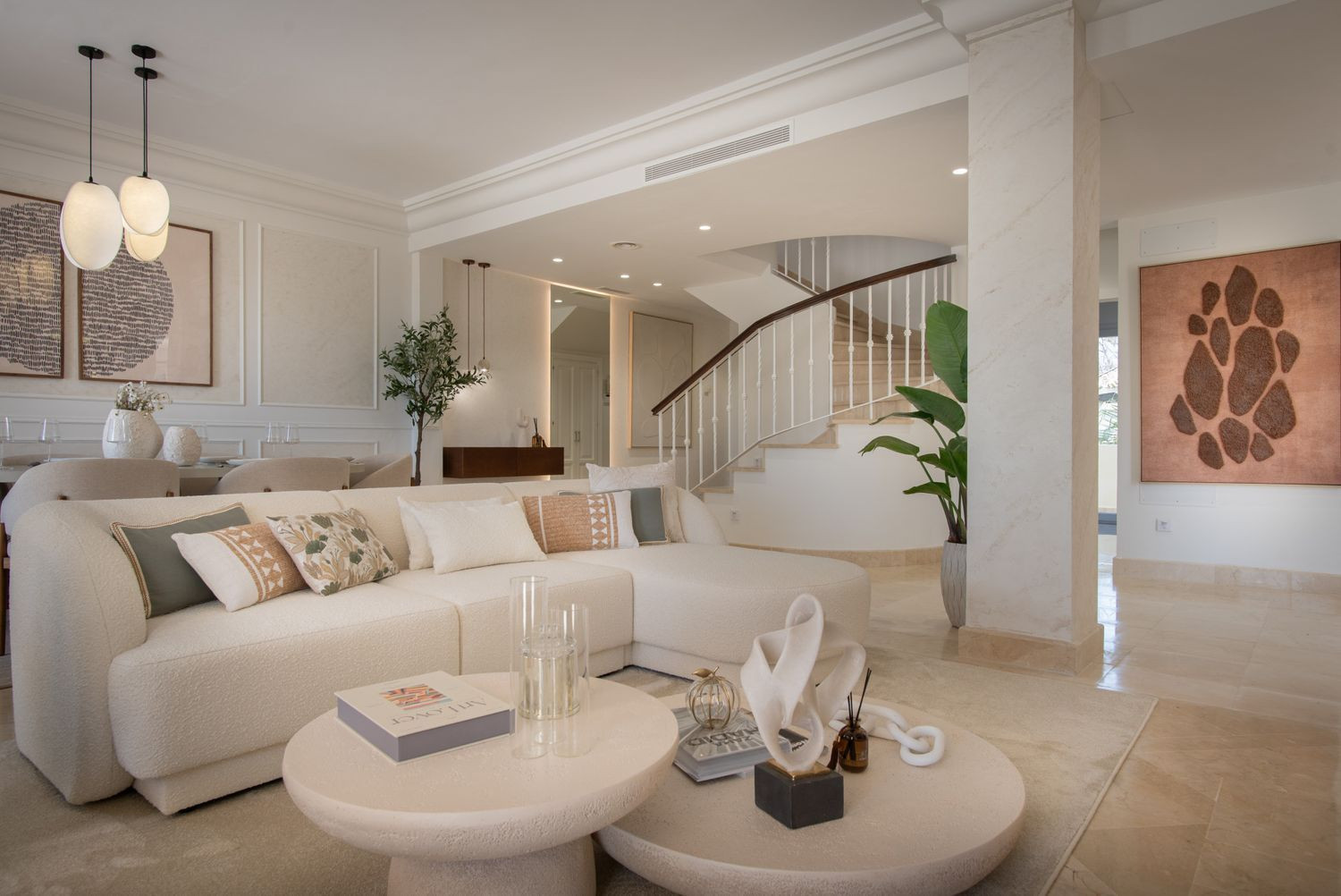 Duplex Penthouse with Golf Views · Photo 8
