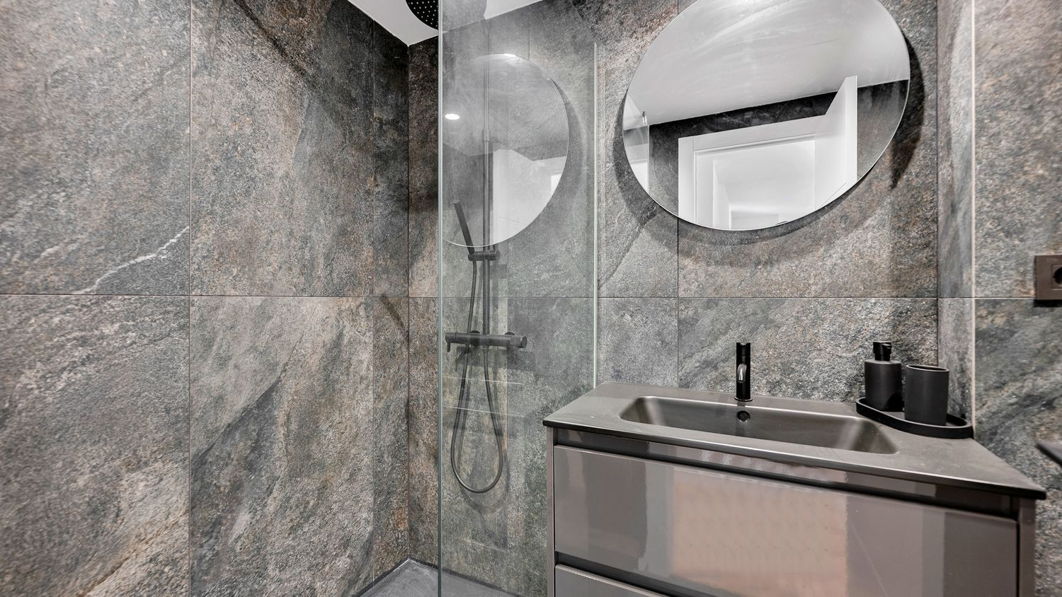 Nowoczesny Apartament w Centrum Marbelli · Zdjęcie 13