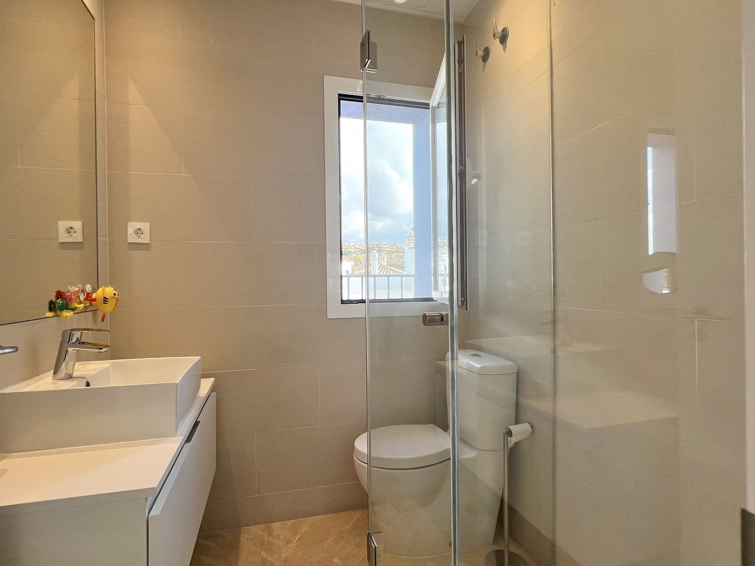 Apartament na Parterze z Dużym Tarasem · Zdjęcie 15