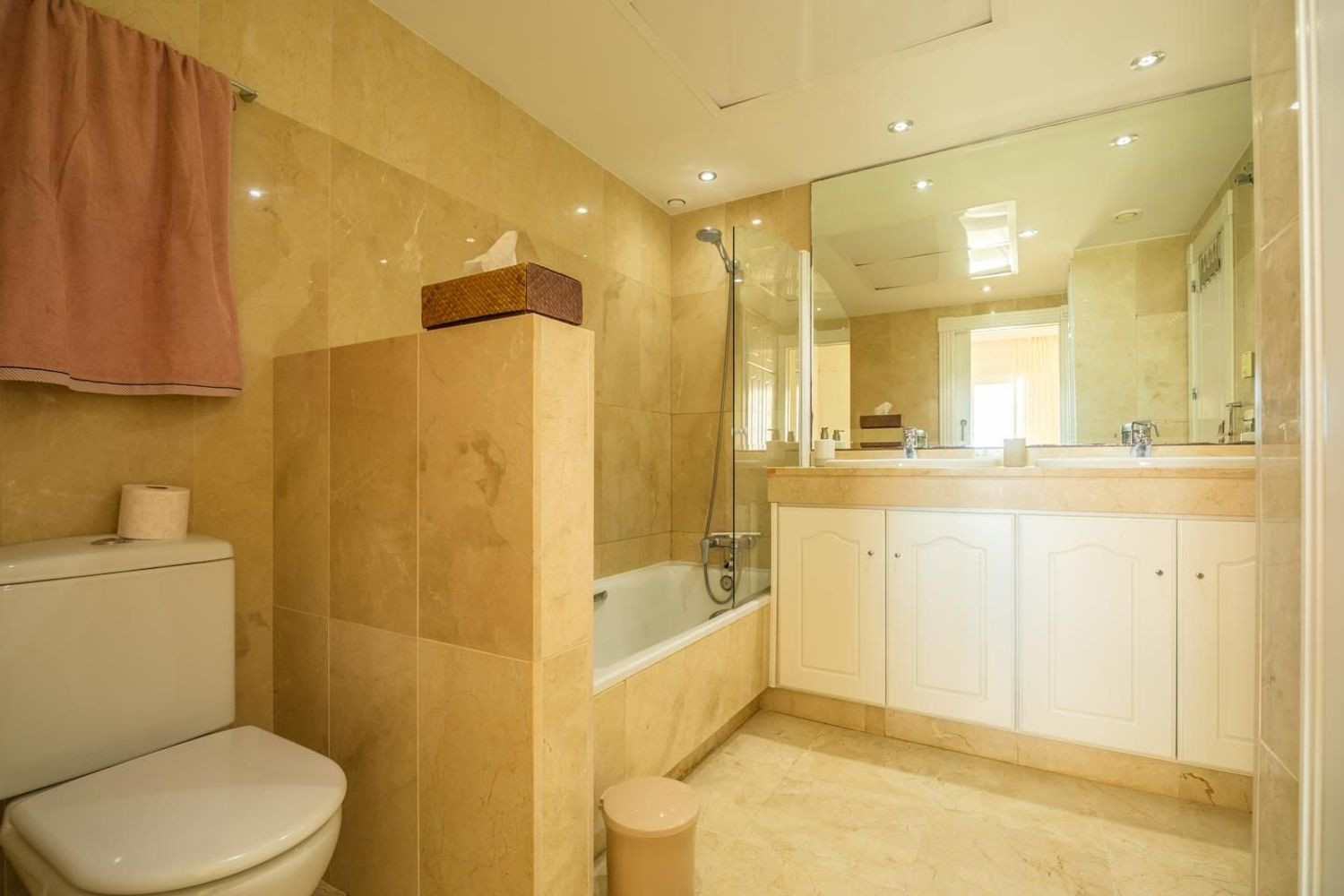 Apartament Nadmorski z Panoramicznym Widokiem · Zdjęcie 17