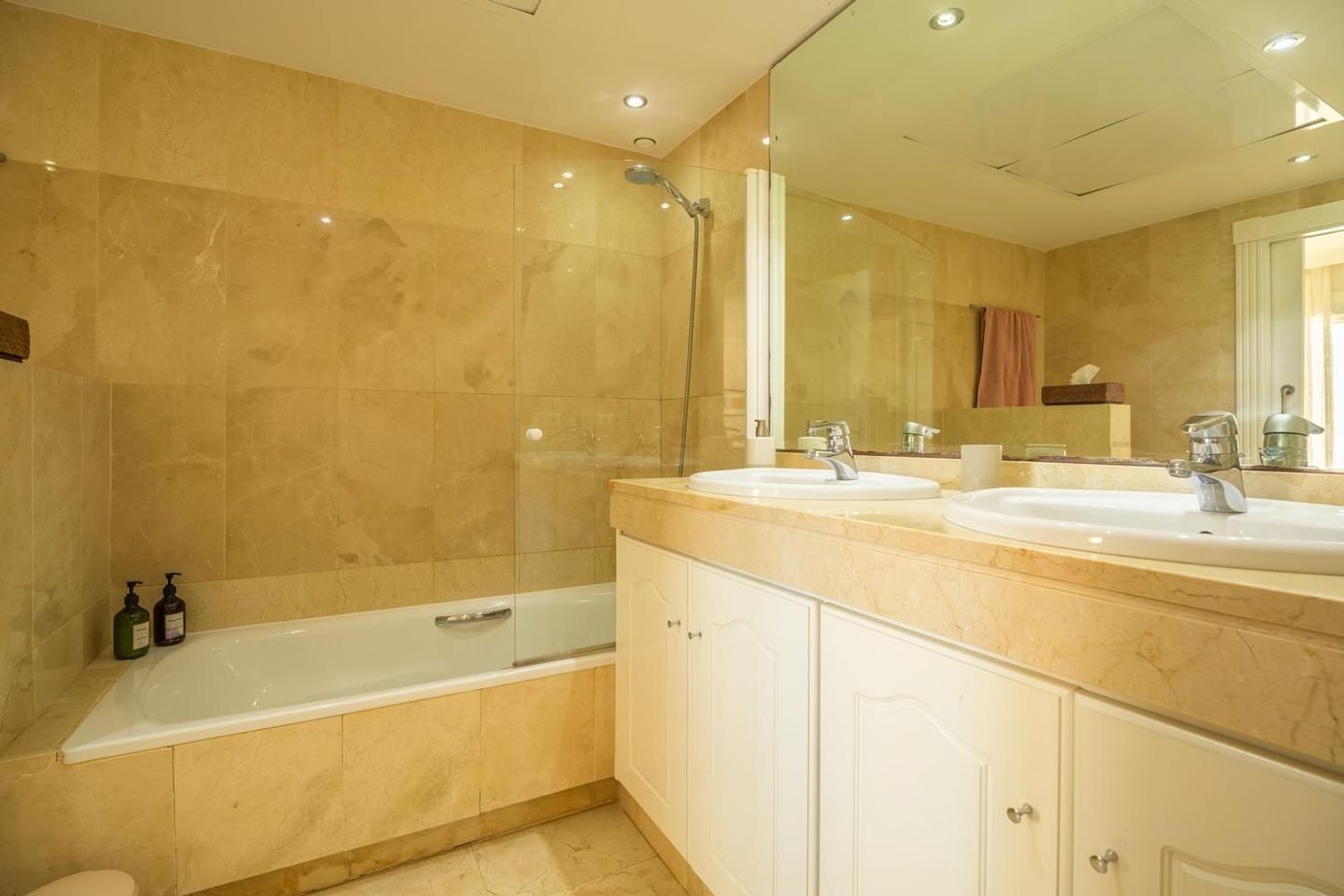 Apartament Nadmorski z Panoramicznym Widokiem · Zdjęcie 16