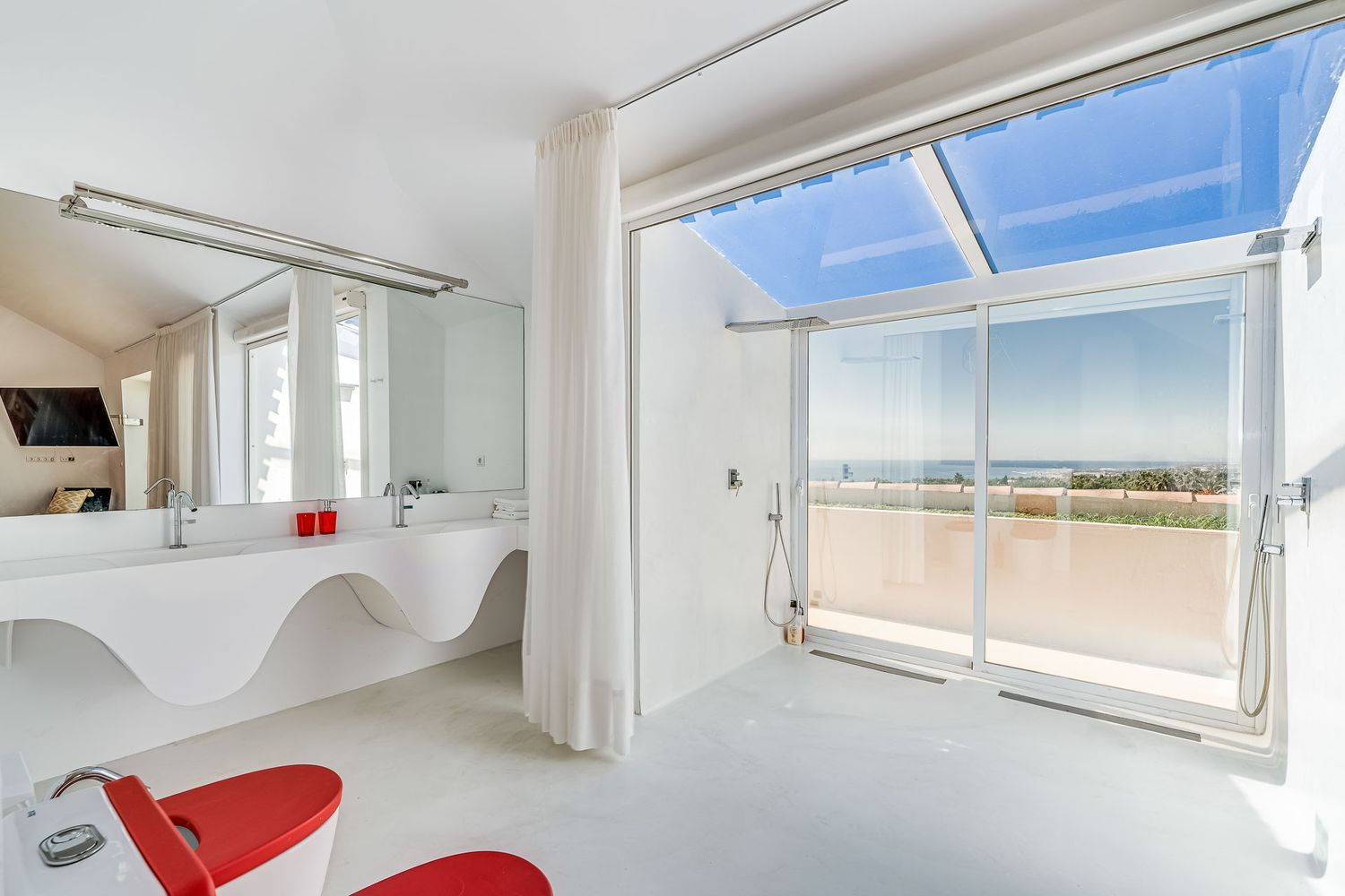 Duplex Penthouse with Panoramic Sea Views · Photo 15