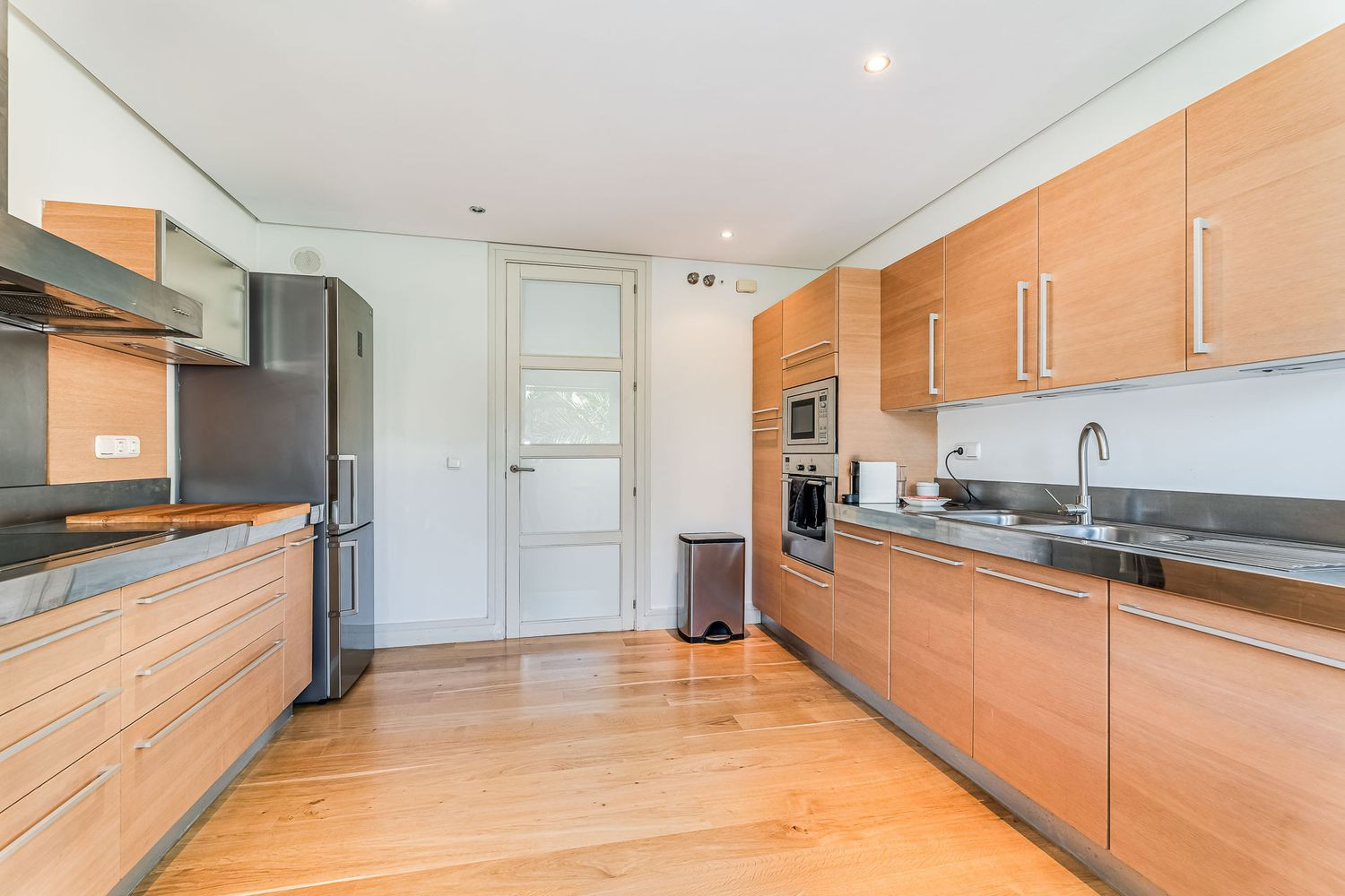 Duplex Penthouse with Panoramic Sea Views · Photo 8