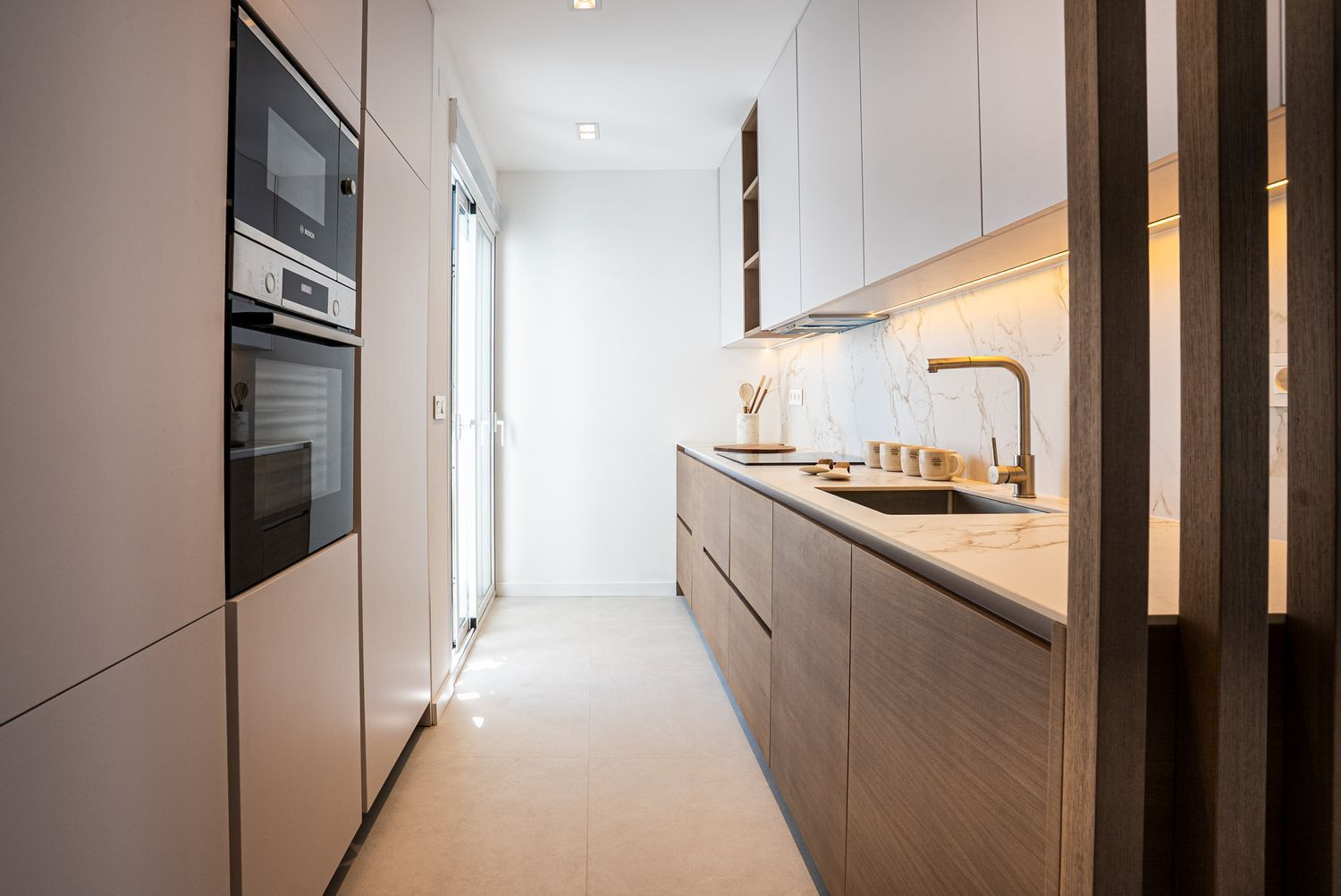 Duplex Penthouse with Panoramic Views · Photo 11
