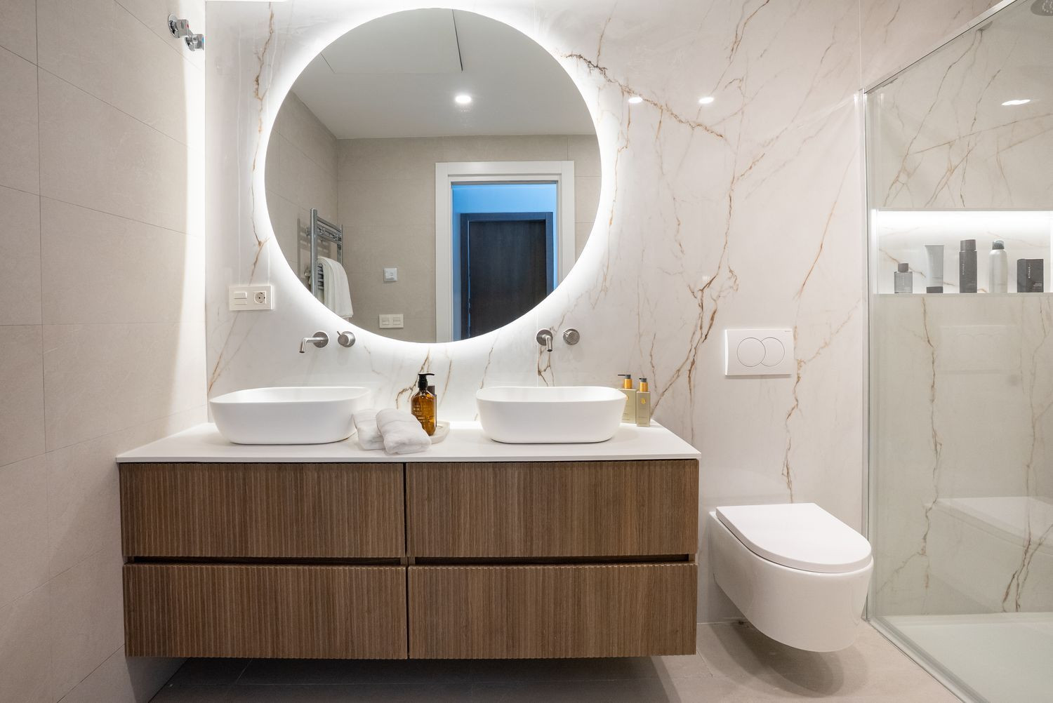 Duplex Penthouse with Panoramic Views · Photo 16