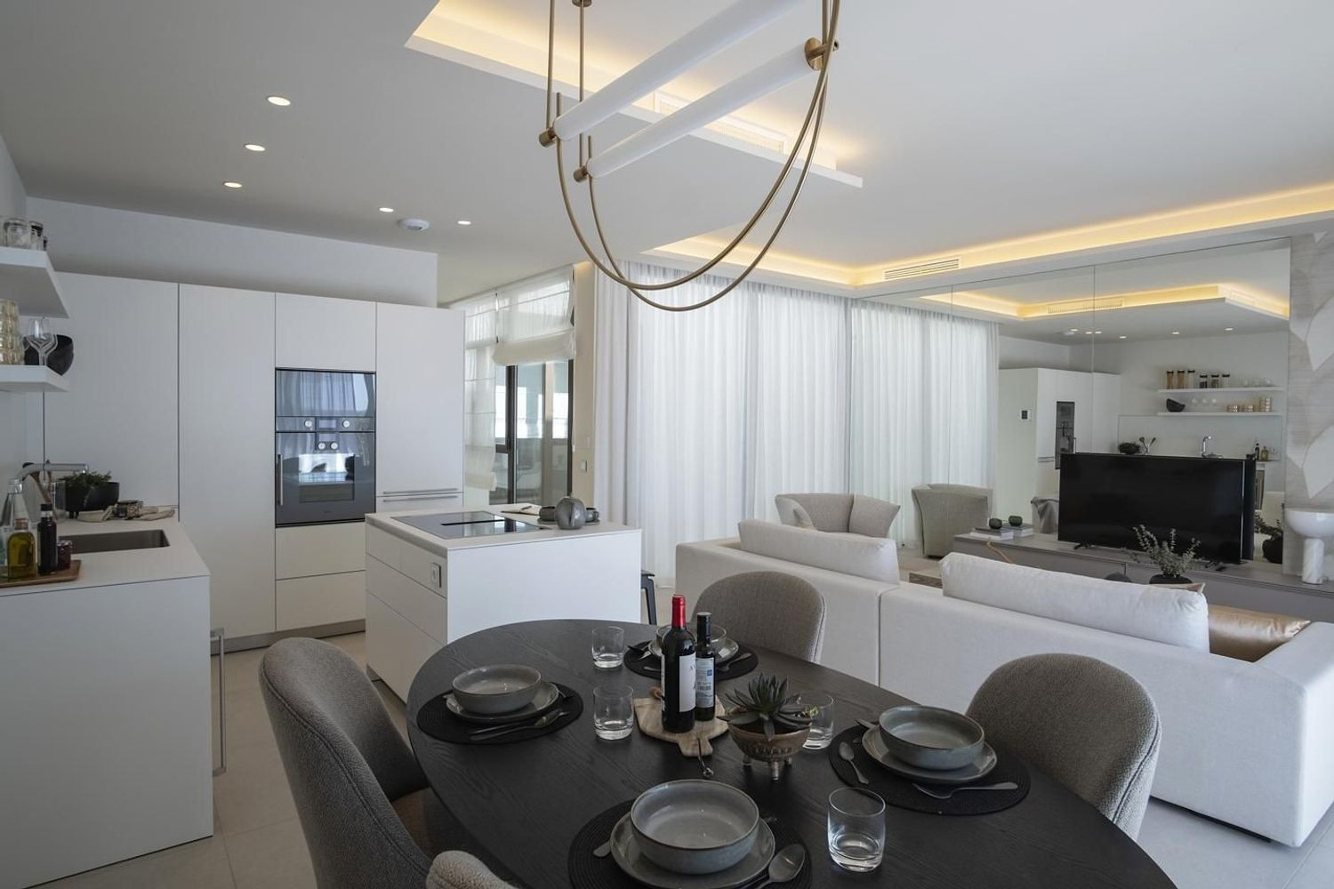 Beachfront Apartment with Sea Views · Photo 10