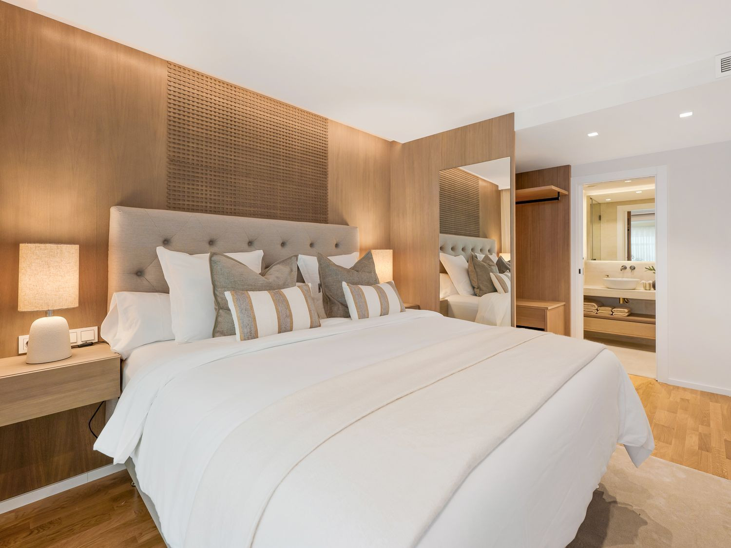 Modern Apartment in Puerto Banús · Photo 12