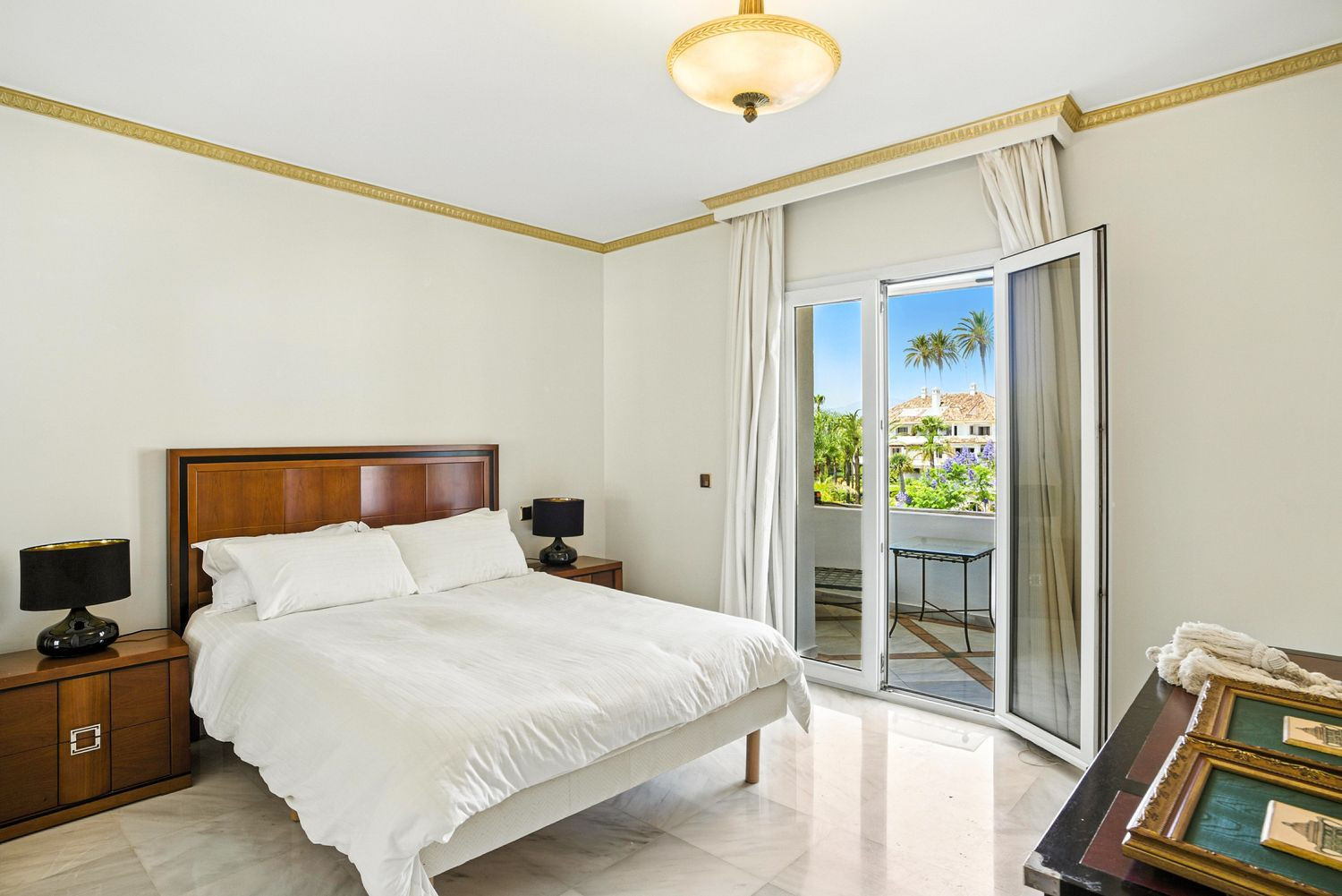 Duplex Penthouse with Sea Views · Photo 12