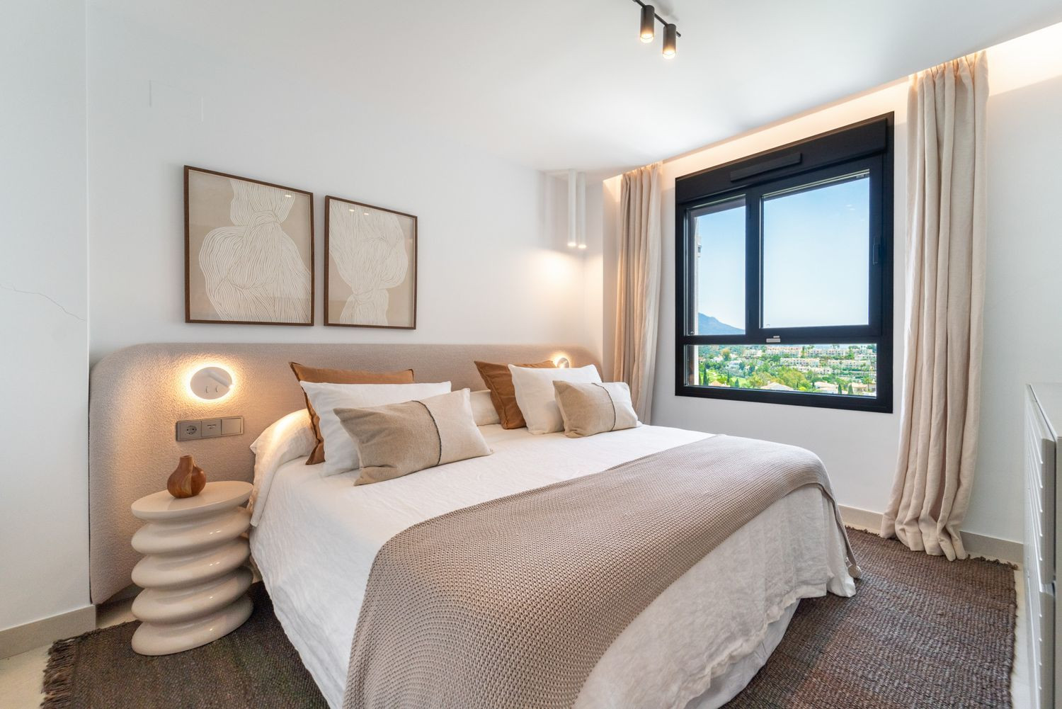 Duplex Penthouse with Sea and Mountain Views · Photo 15