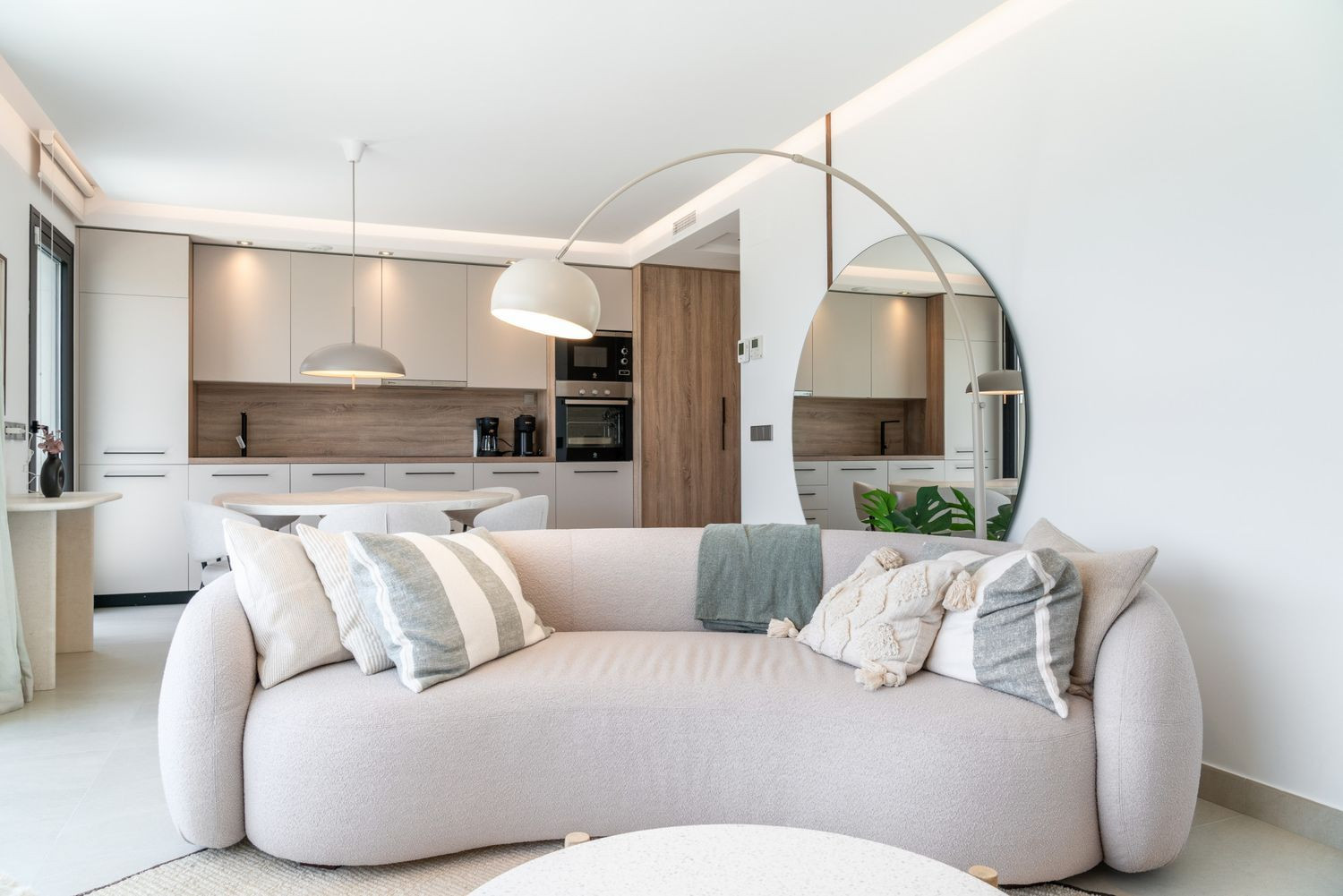 Duplex Penthouse with Sea and Mountain Views · Photo 12