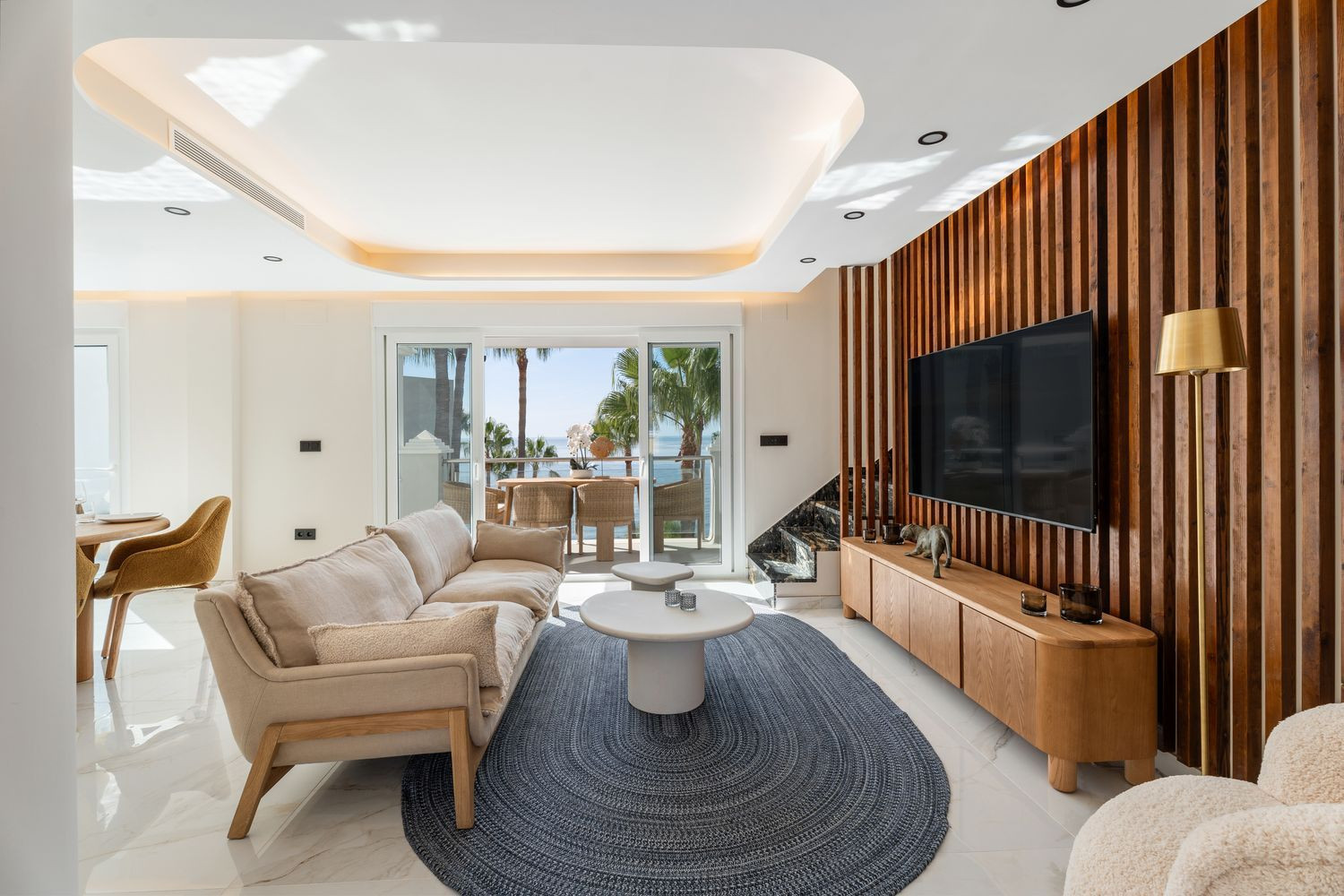 Beachfront Penthouse with Sea Views · Photo 8