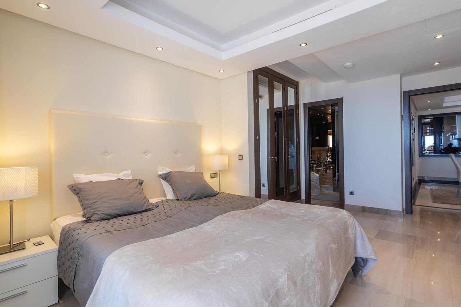 Beachfront Duplex Penthouse · Photo 11