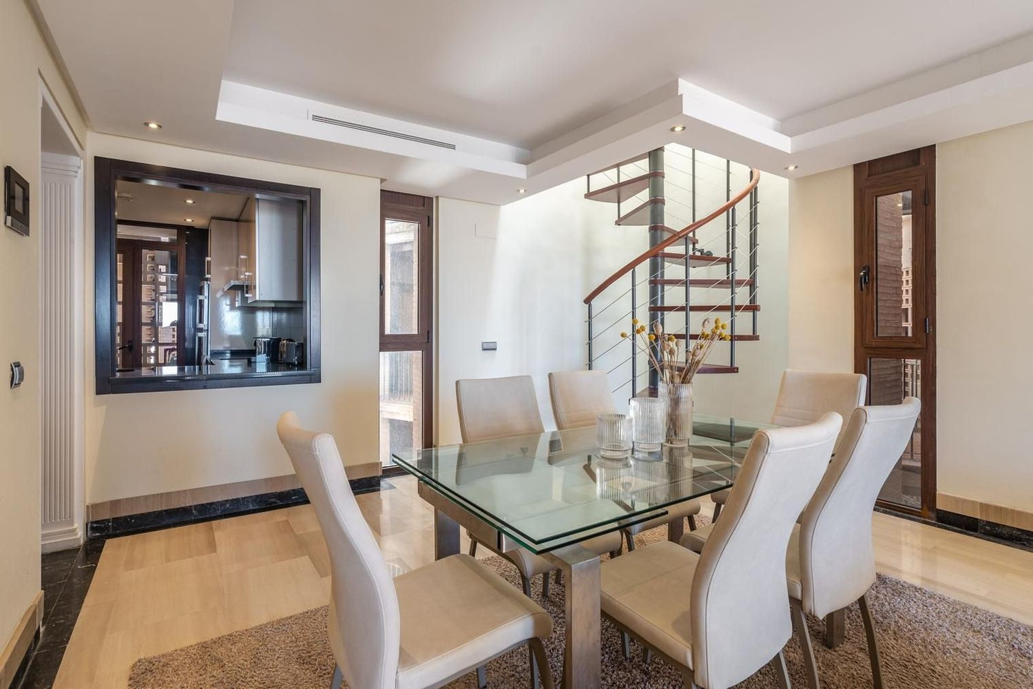 Beachfront Duplex Penthouse · Photo 9