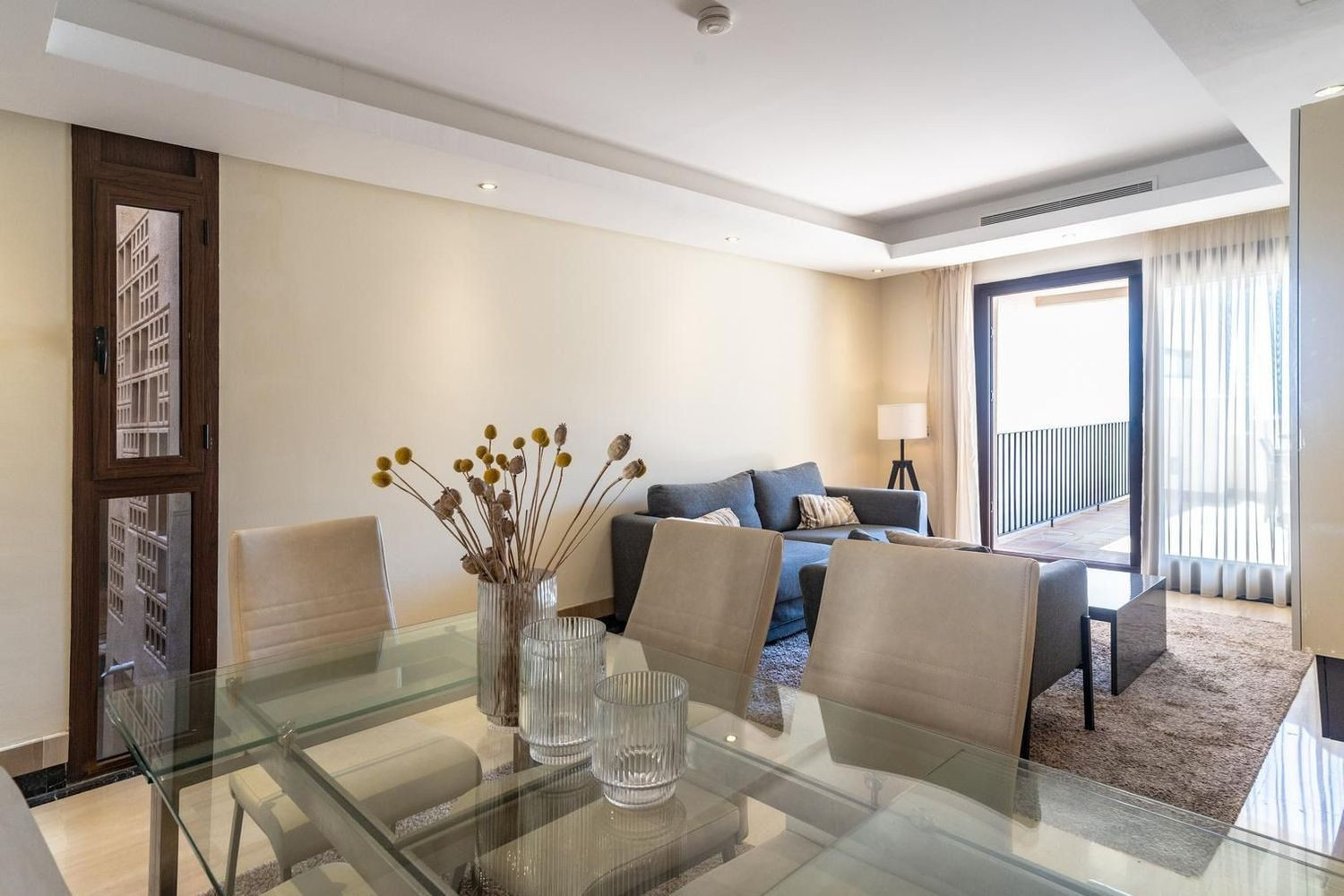 Beachfront Duplex Penthouse · Photo 8