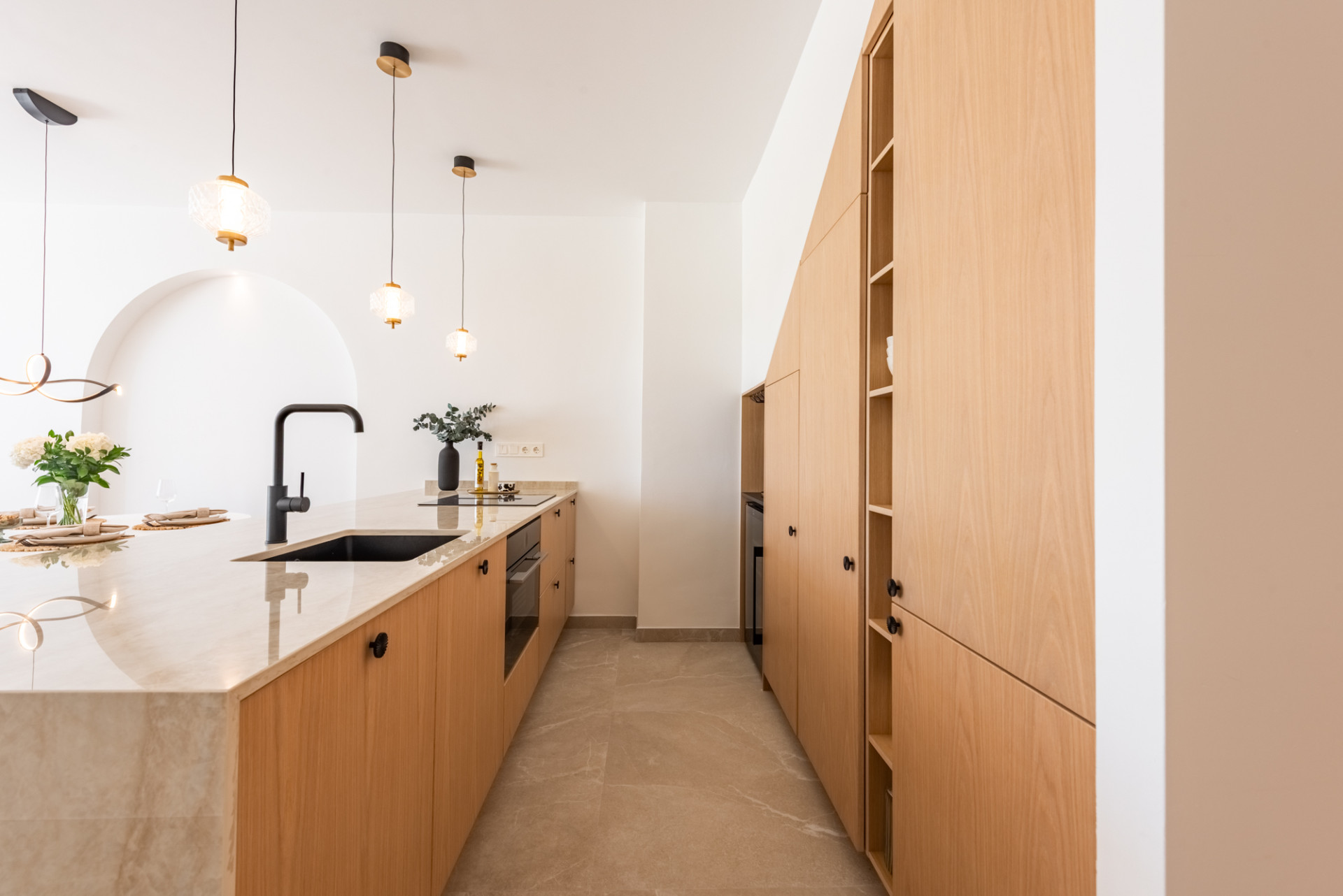 Refurbished 4-bedroom townhouse · Photo 8