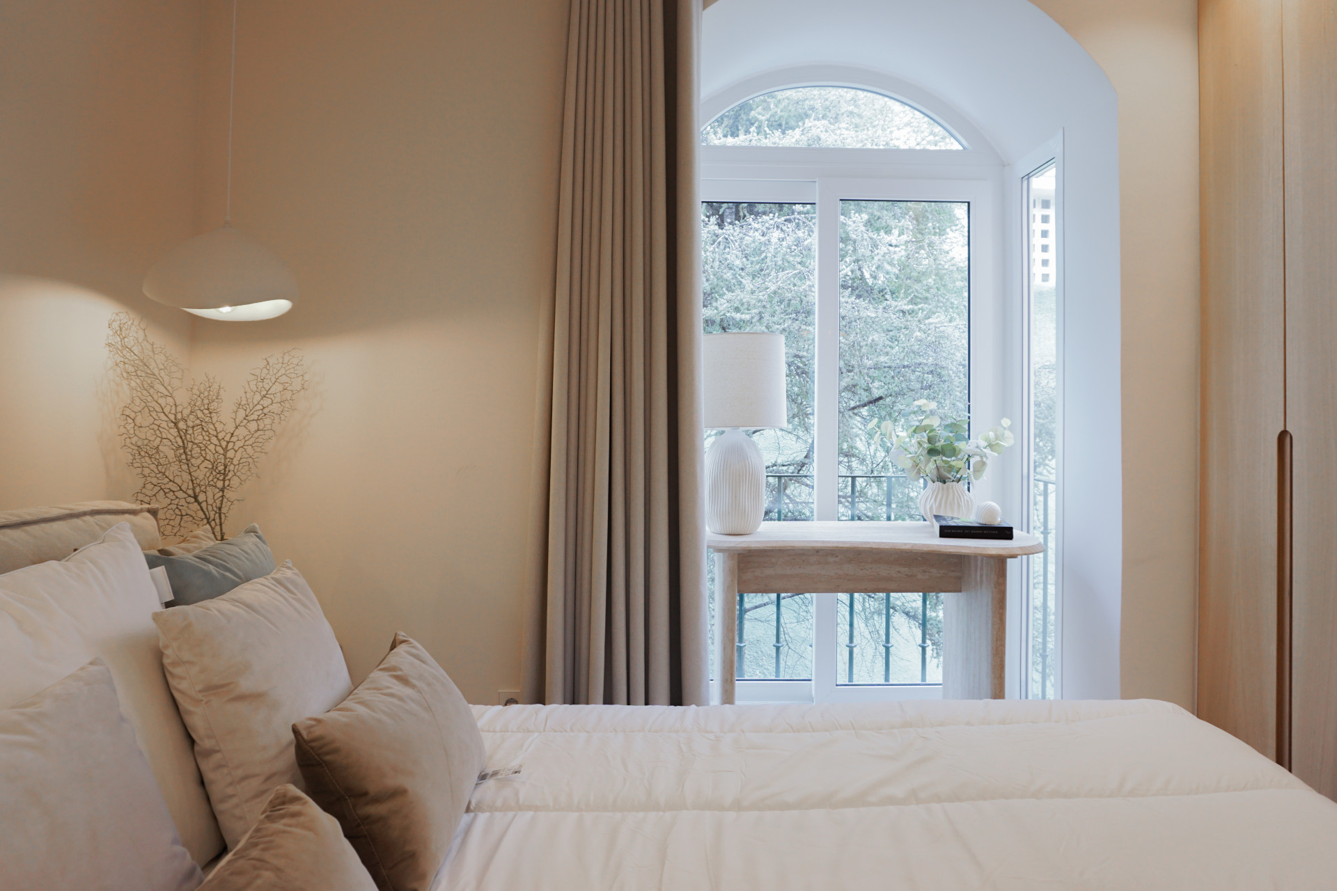 Aloha Garden — Fully Renovated 4-Bedroom Duplex Penthouse · Photo 38